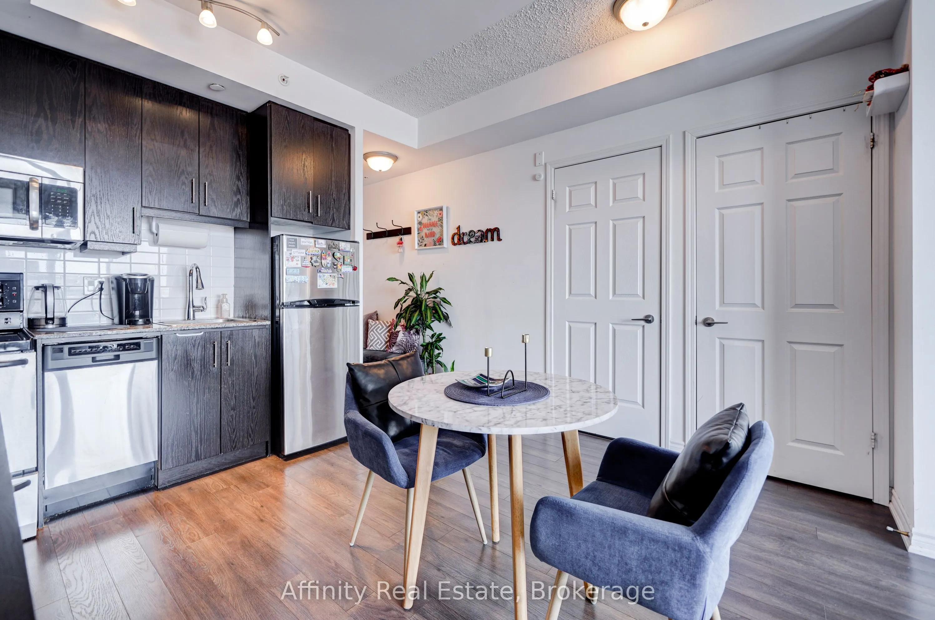 15 James Finlay Way #712