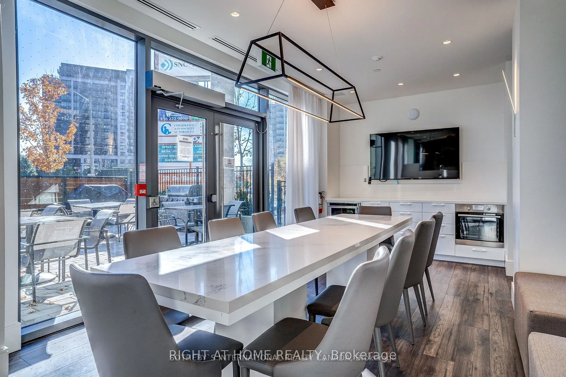 10 De Boers Drive #514
