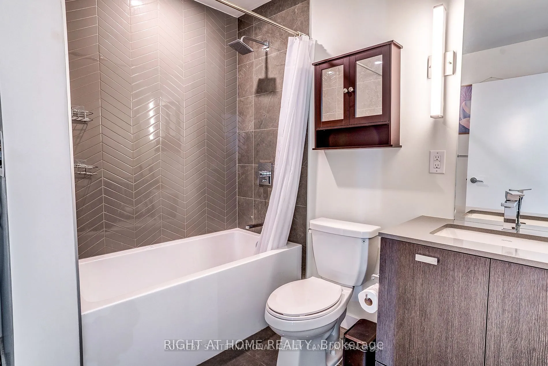 10 De Boers Drive #514