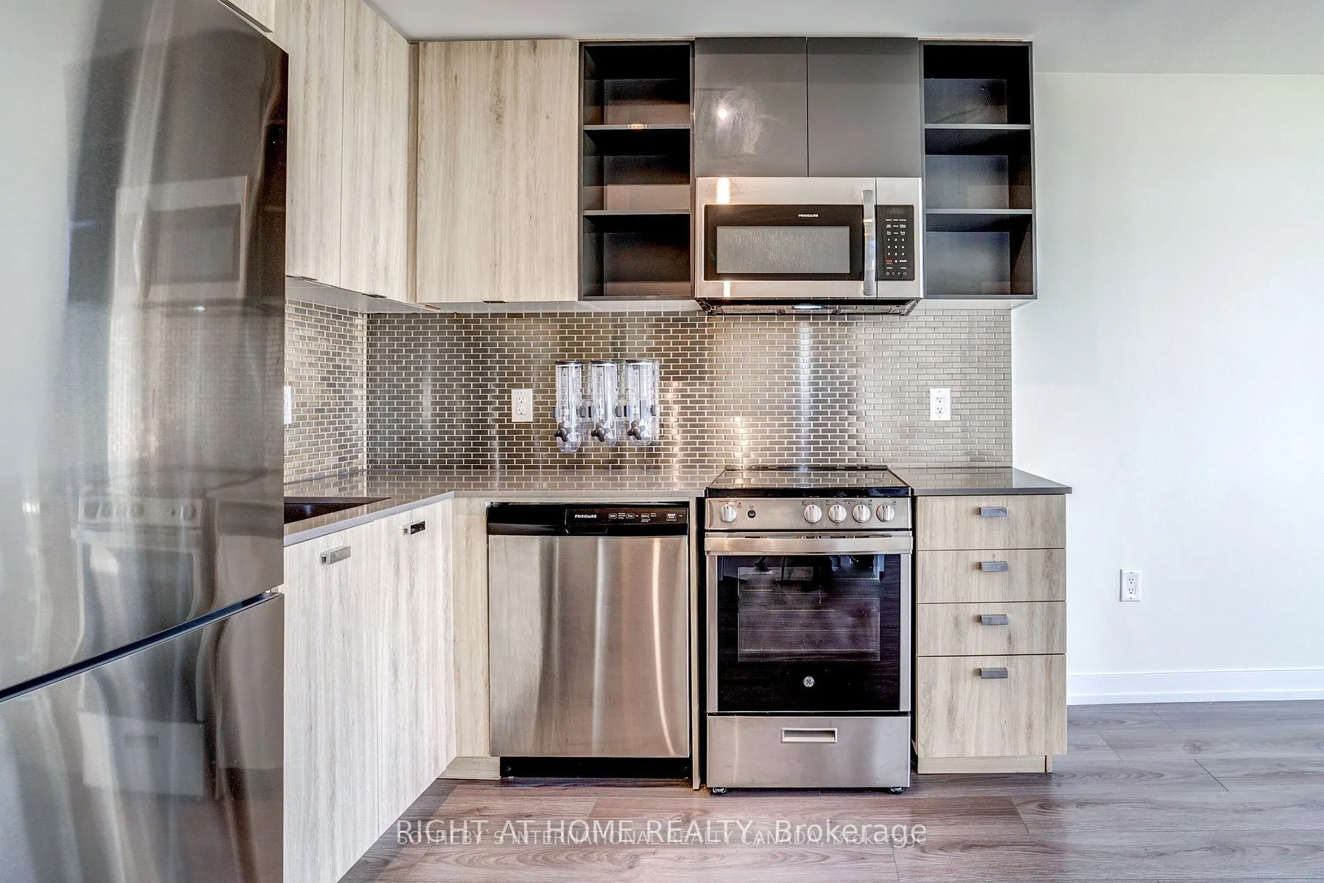 10 De Boers Drive #514