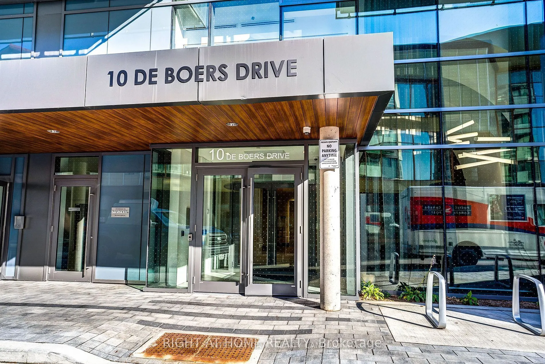 10 De Boers Drive #514