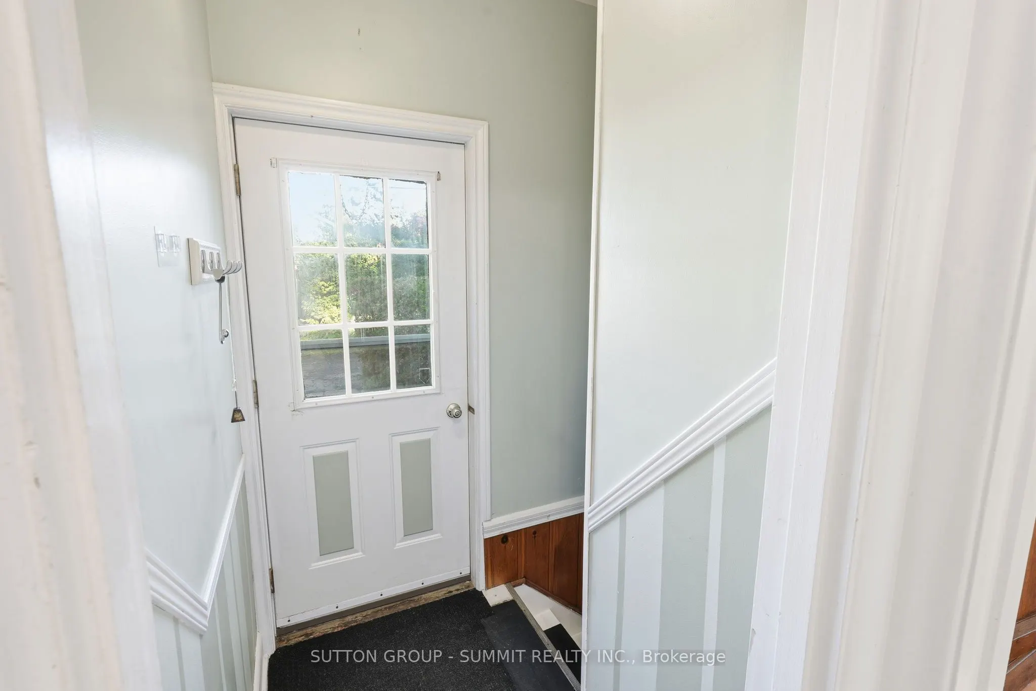 2117 MAPLEWOOD Drive