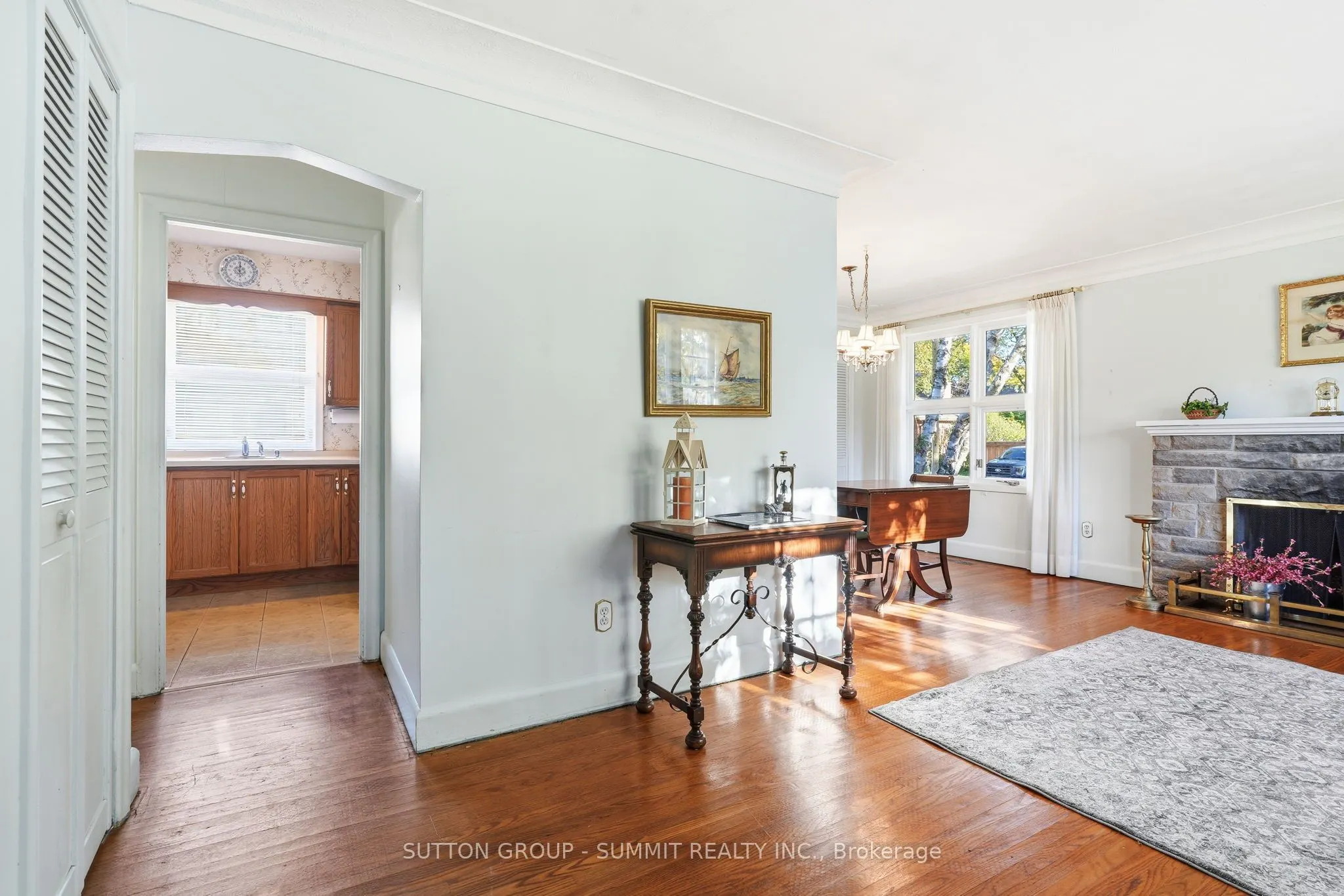 2117 MAPLEWOOD Drive