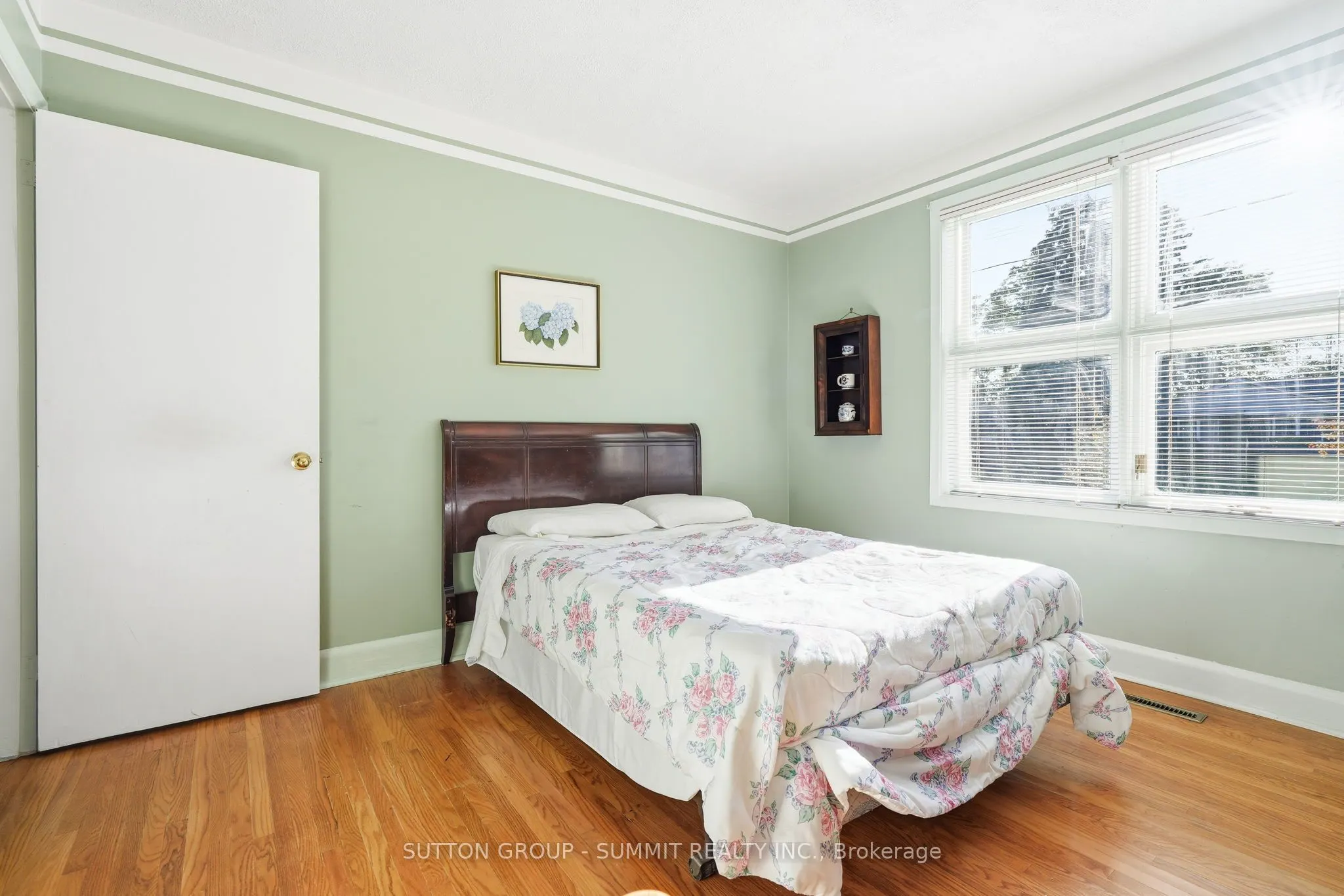 2117 MAPLEWOOD Drive