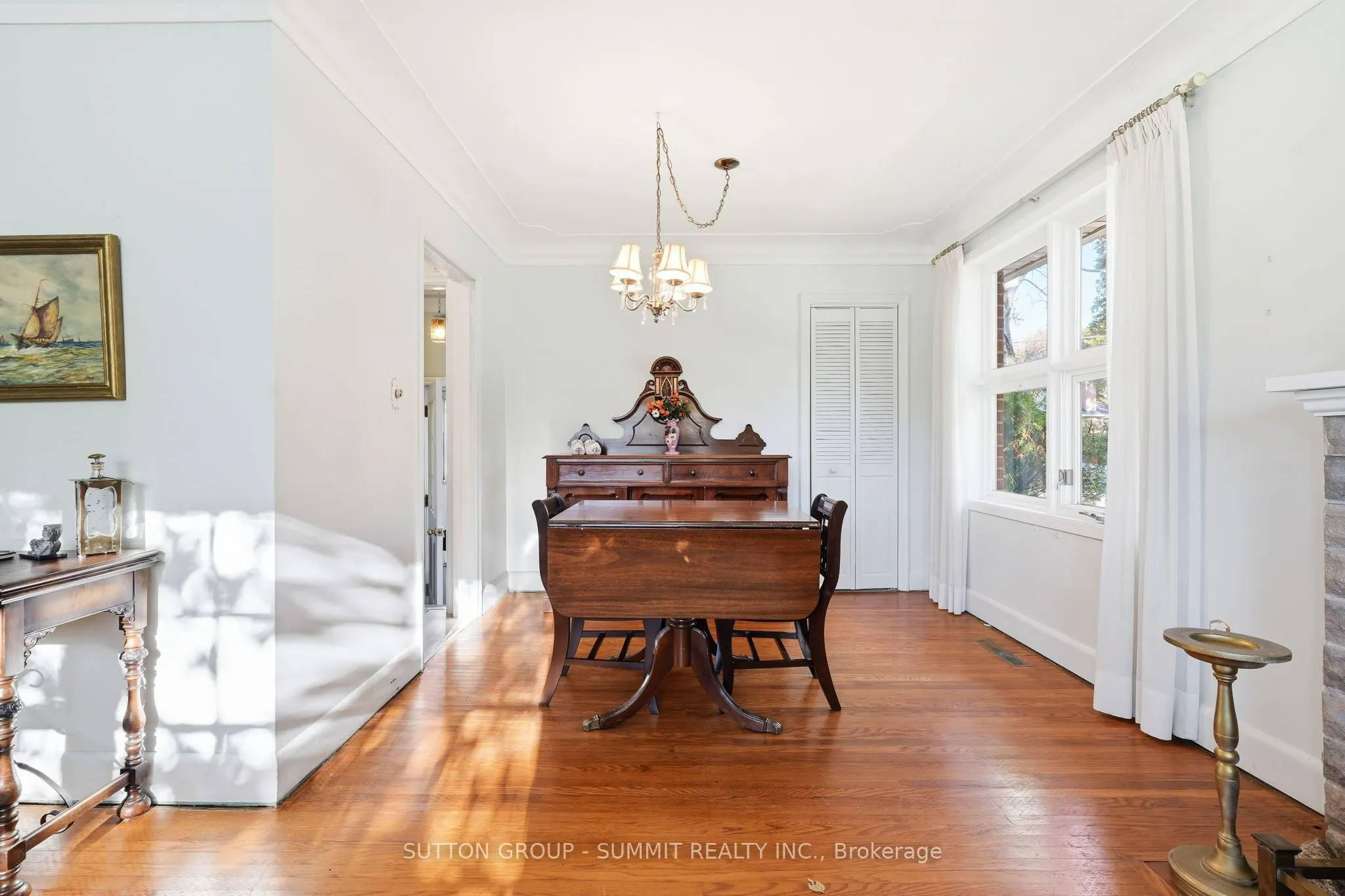 2117 MAPLEWOOD Drive