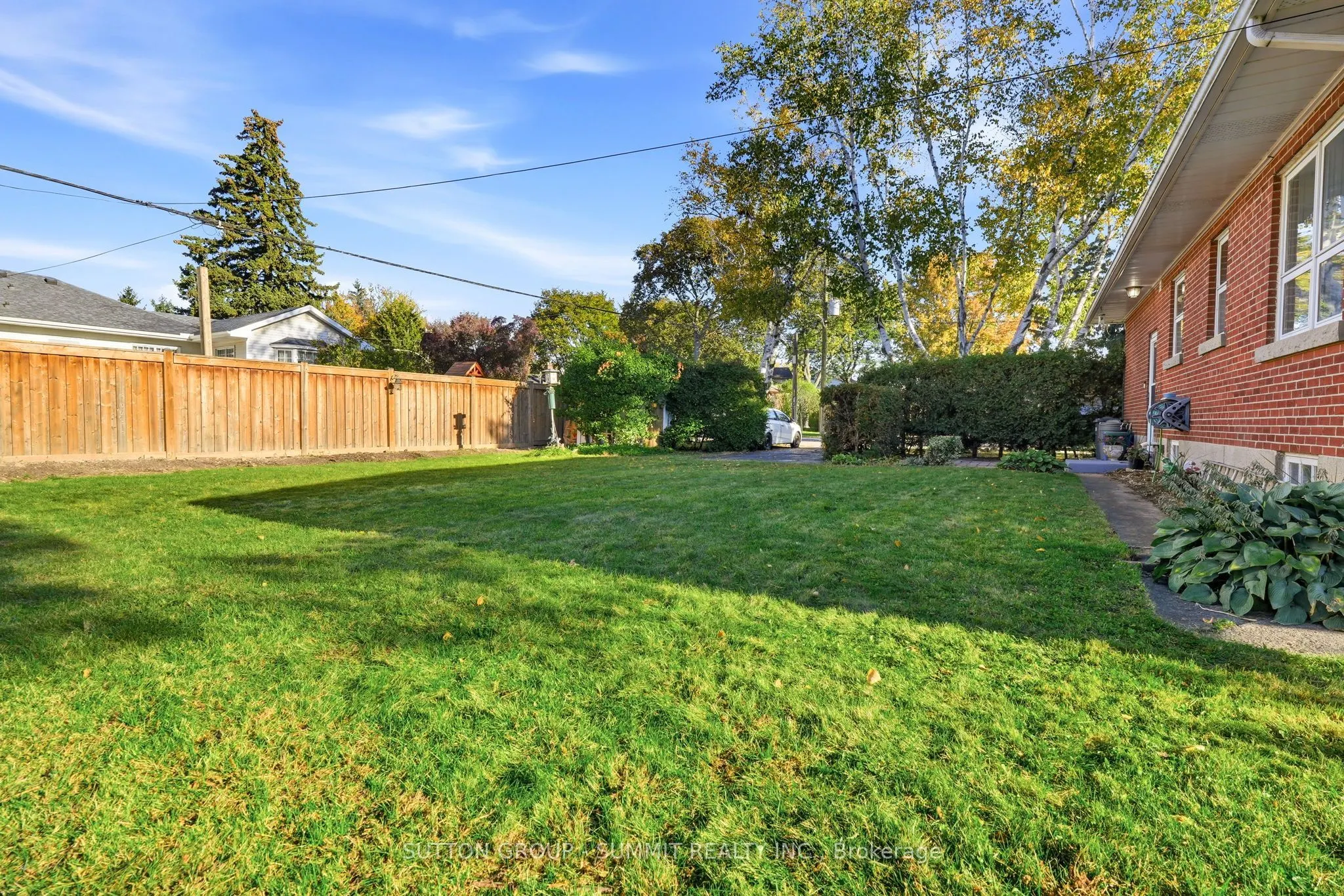 2117 MAPLEWOOD Drive