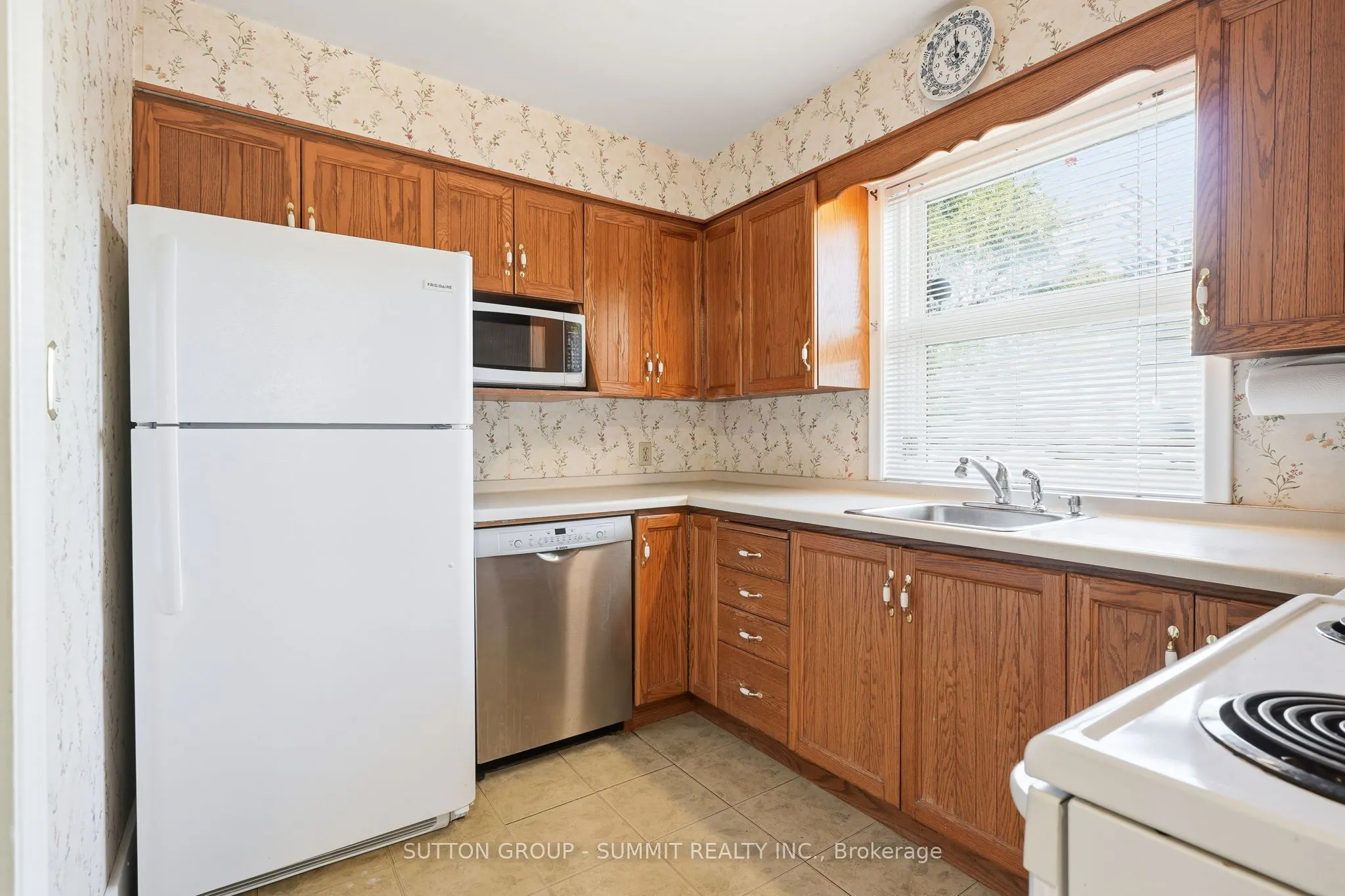 2117 MAPLEWOOD Drive