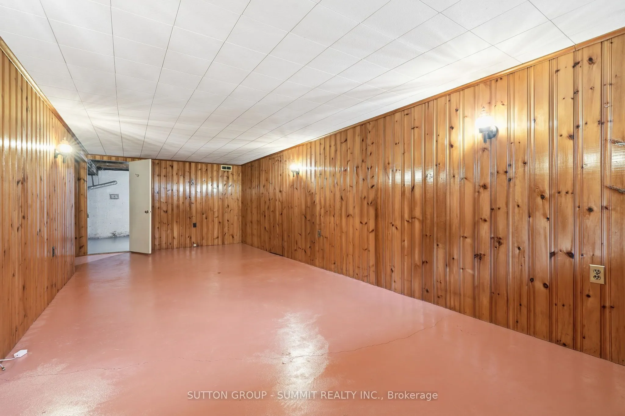 2117 MAPLEWOOD Drive