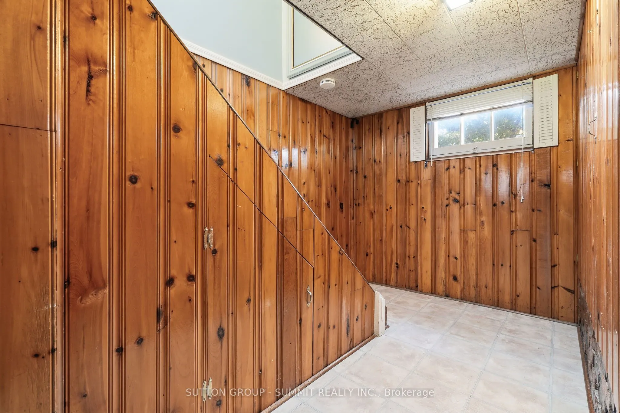 2117 MAPLEWOOD Drive