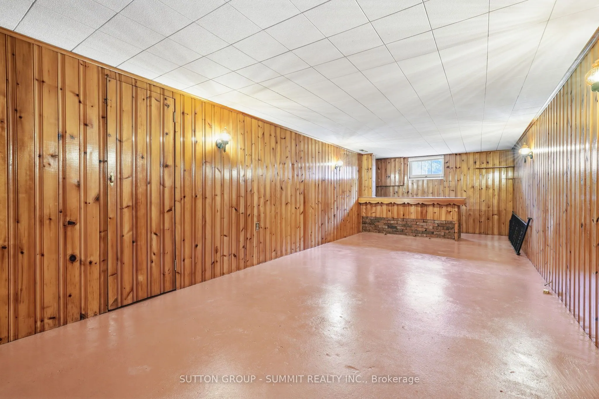 2117 MAPLEWOOD Drive