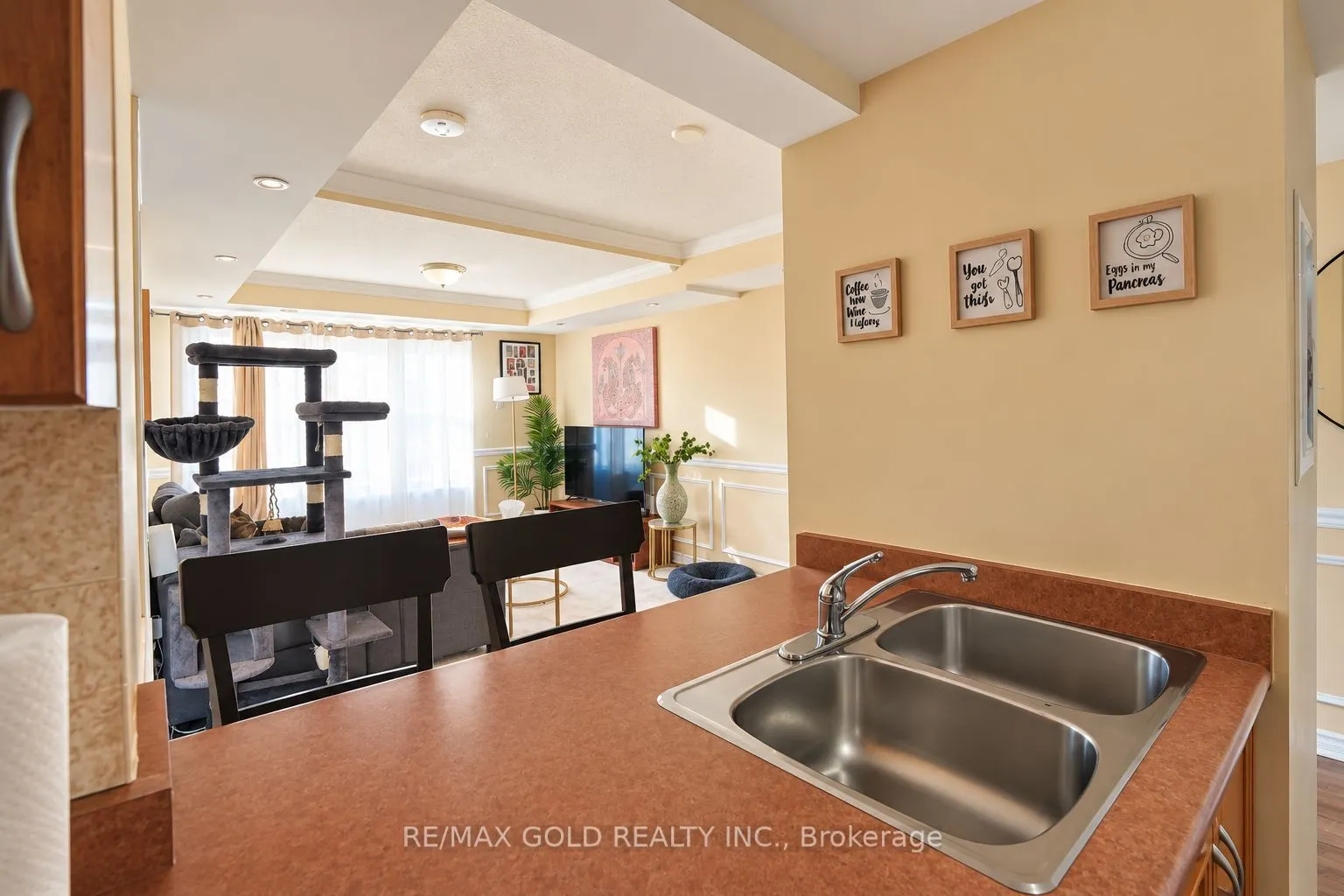 85 George Appleton Way #2028