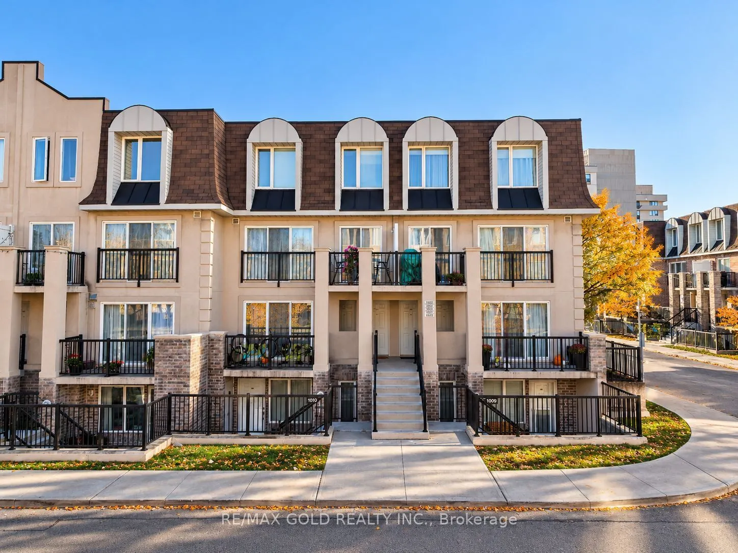 85 George Appleton Way #2028