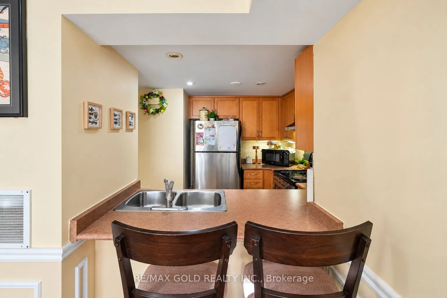 85 George Appleton Way #2028