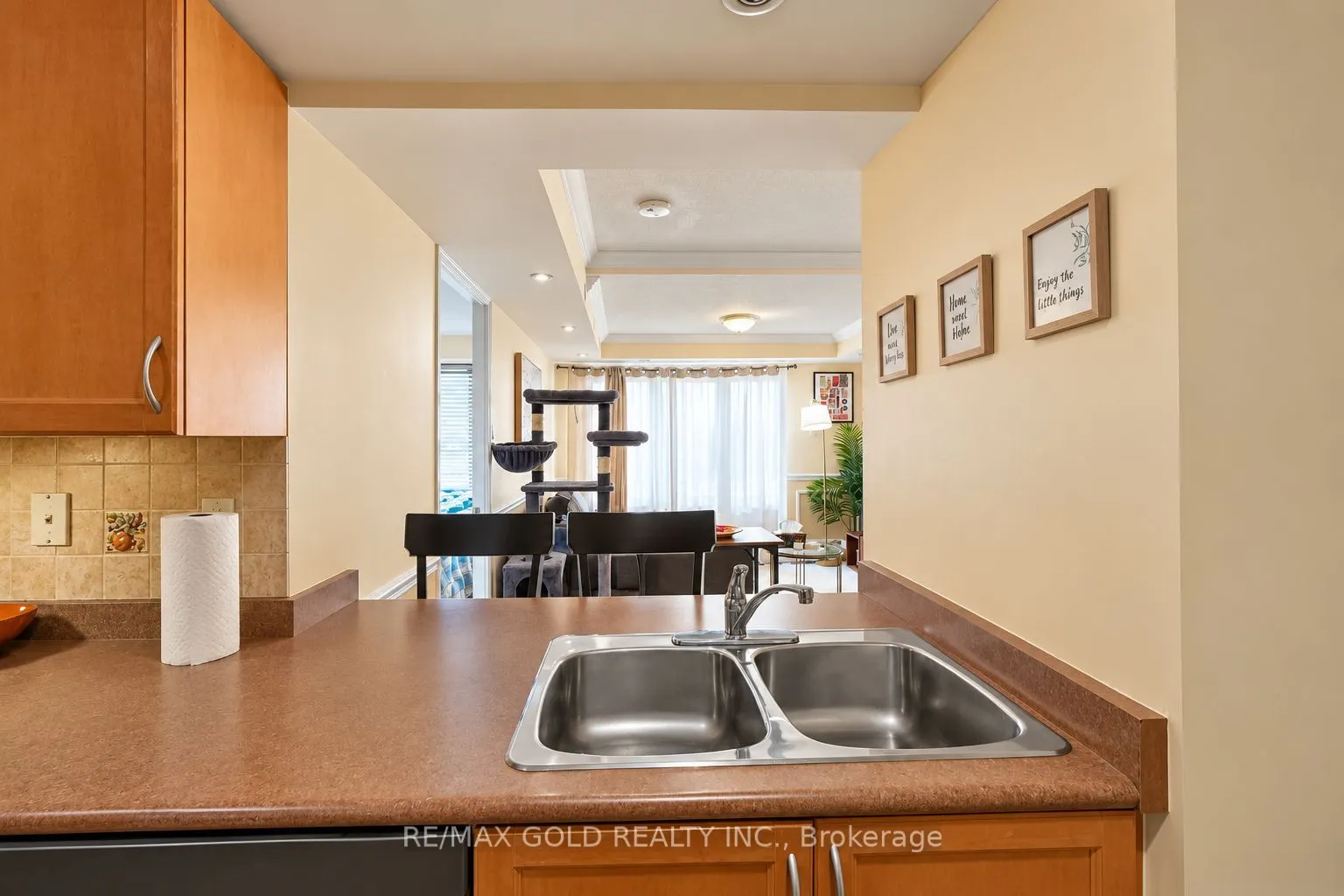 85 George Appleton Way #2028