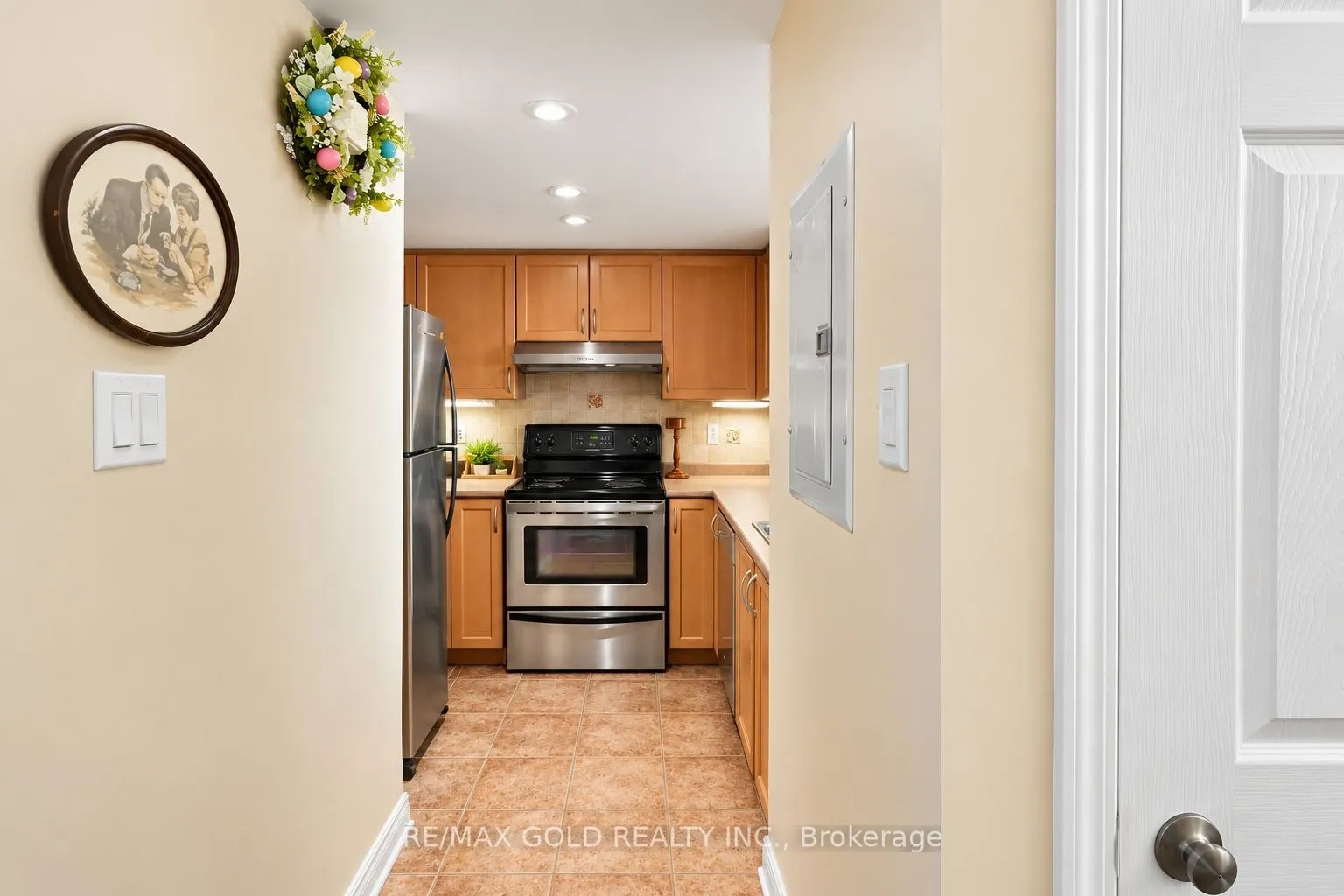 85 George Appleton Way #2028