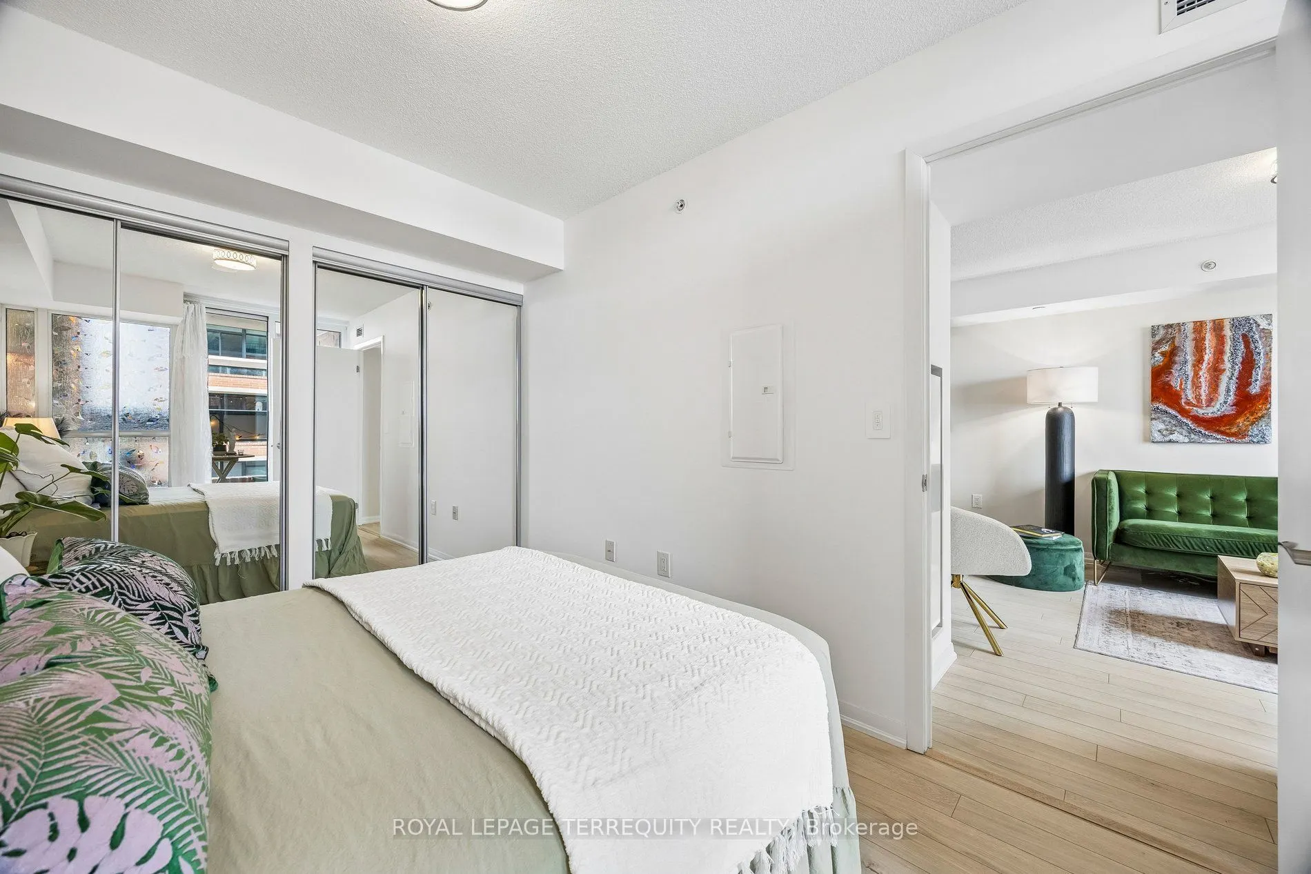 3091 Dufferin Street #524