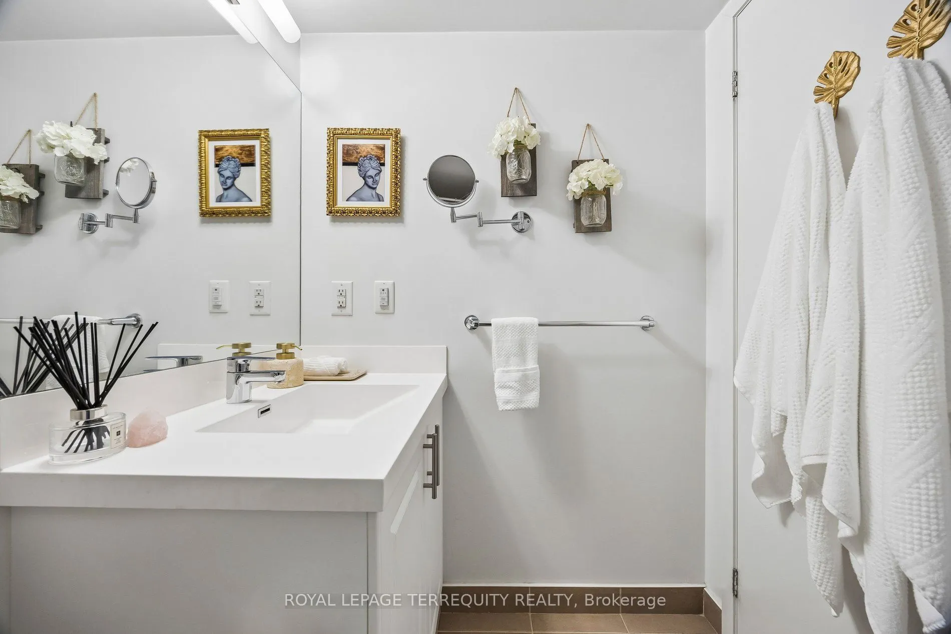 3091 Dufferin Street #524