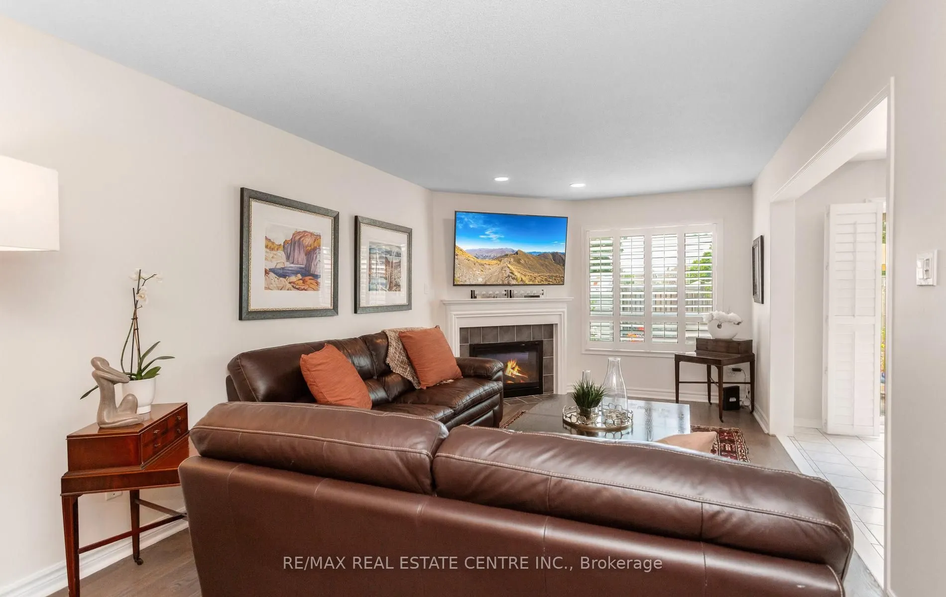 40 Hepburn Crescent N