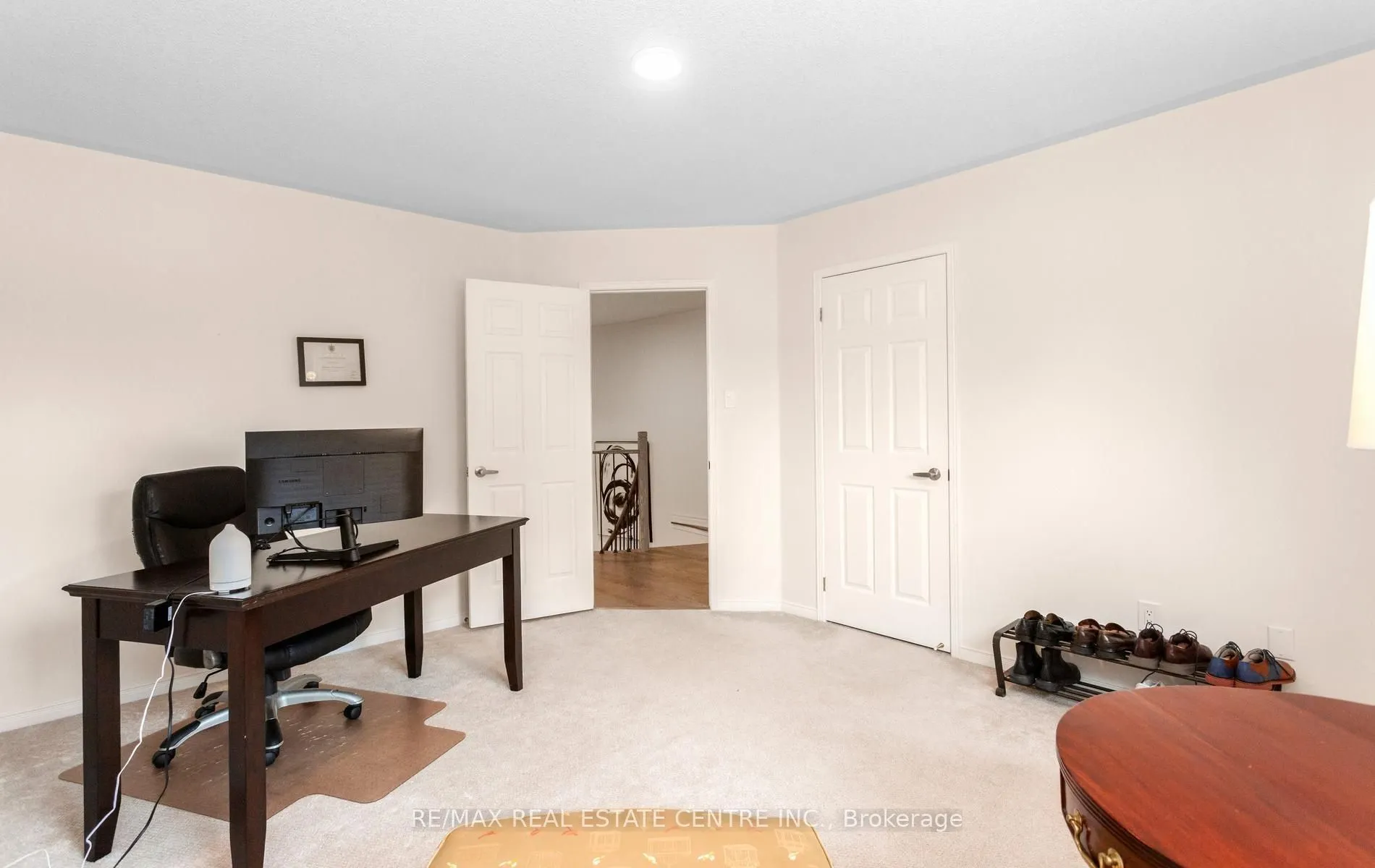 40 Hepburn Crescent N