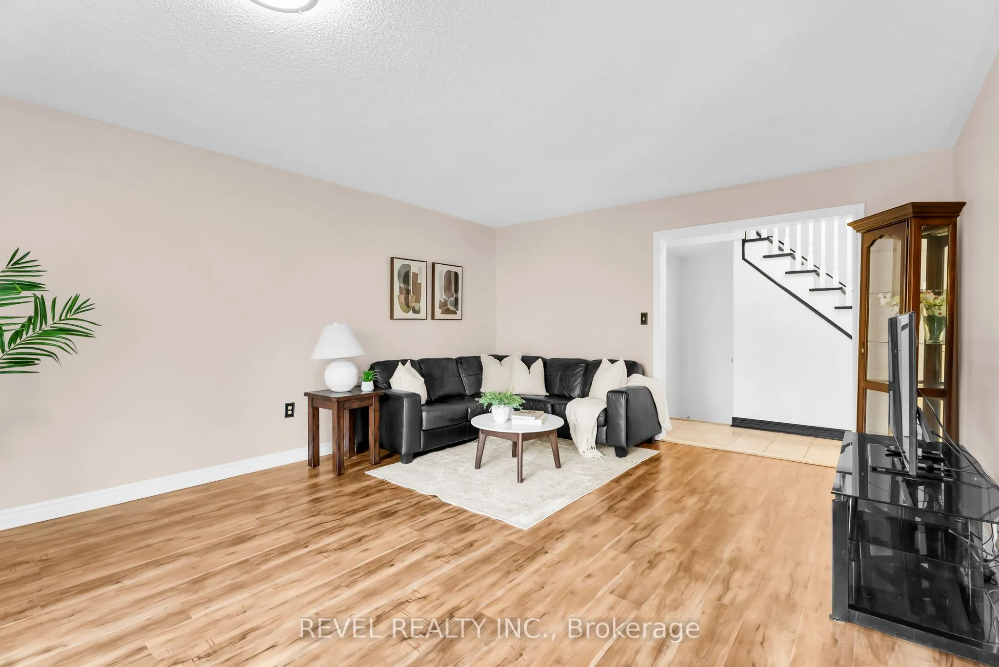 100 Pressed Brick Drive