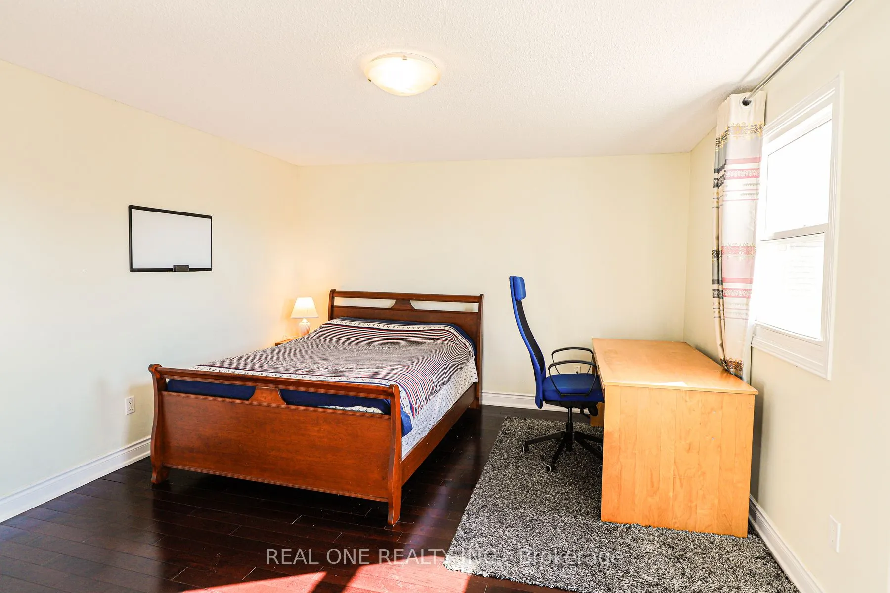 3331 Dovetail Mews