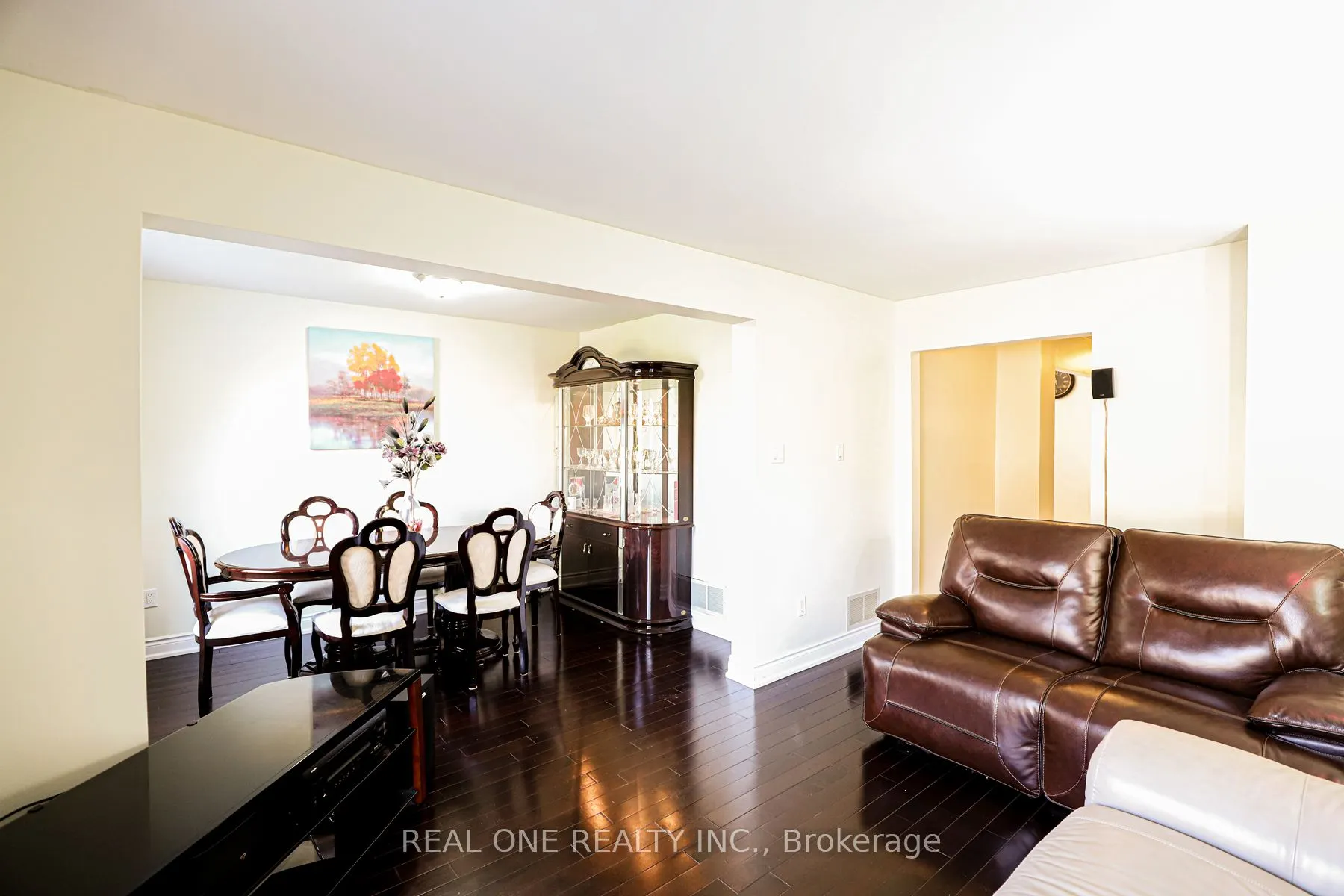3331 Dovetail Mews