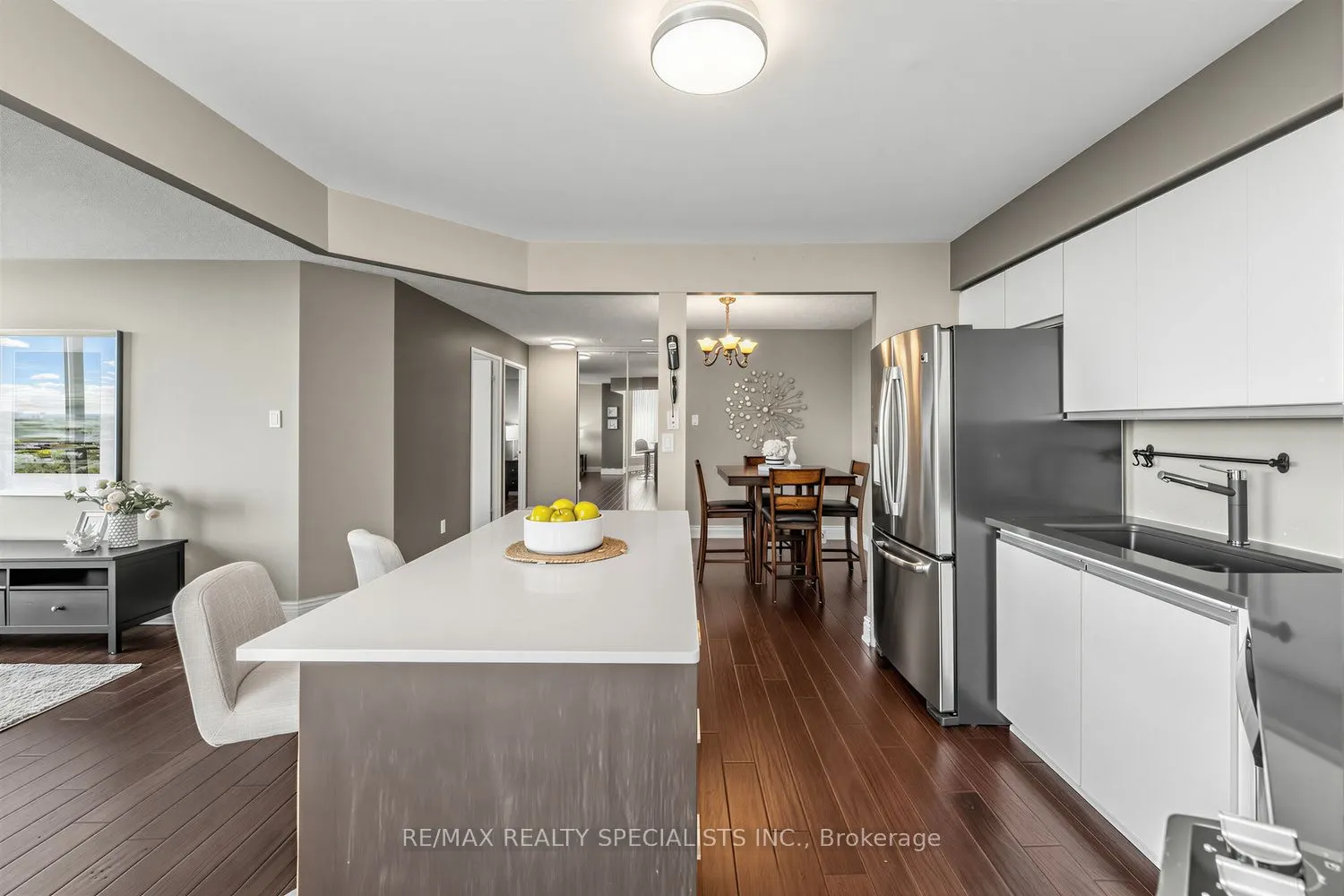 10 Laurelcrest Street #1006