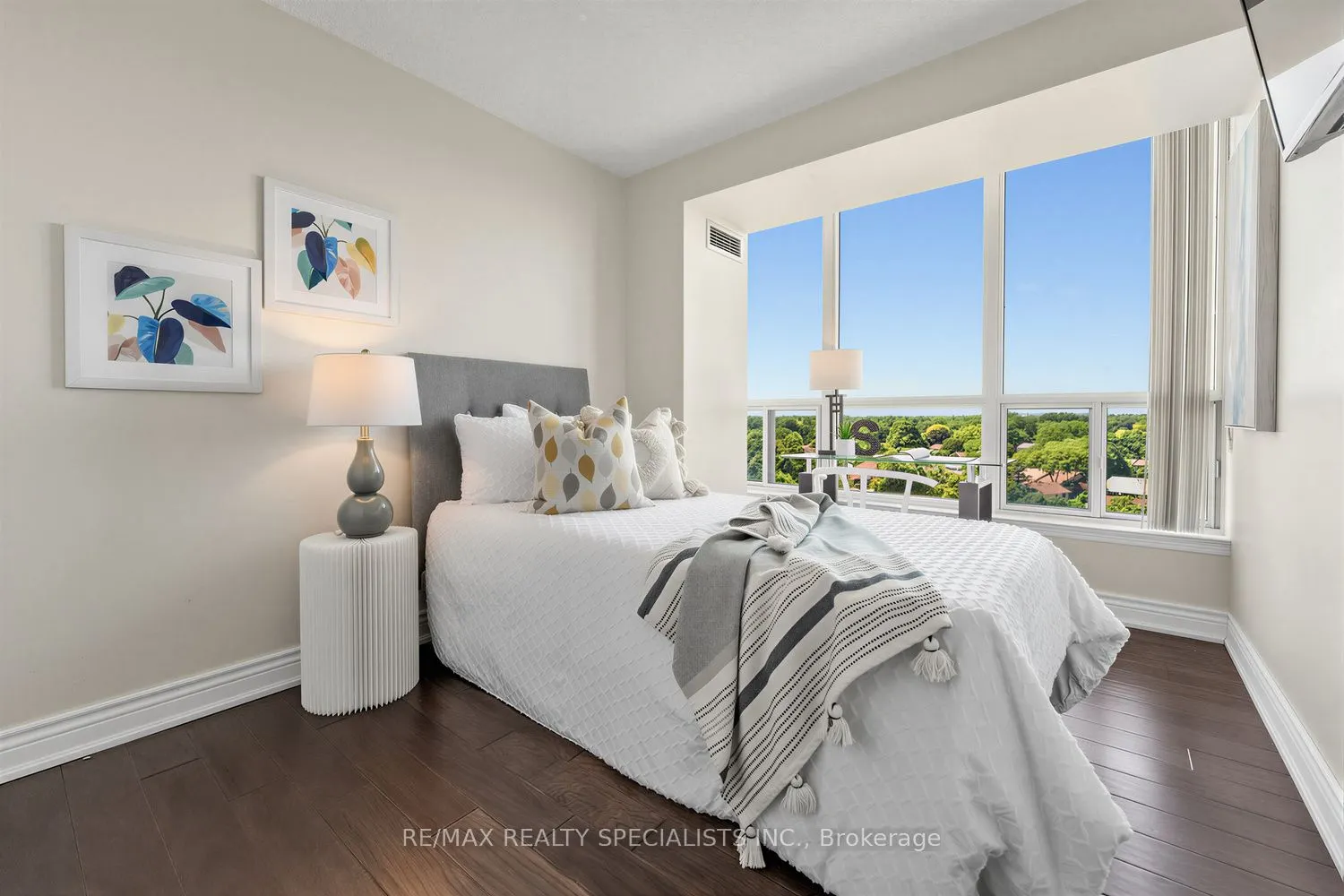 10 Laurelcrest Street #1006