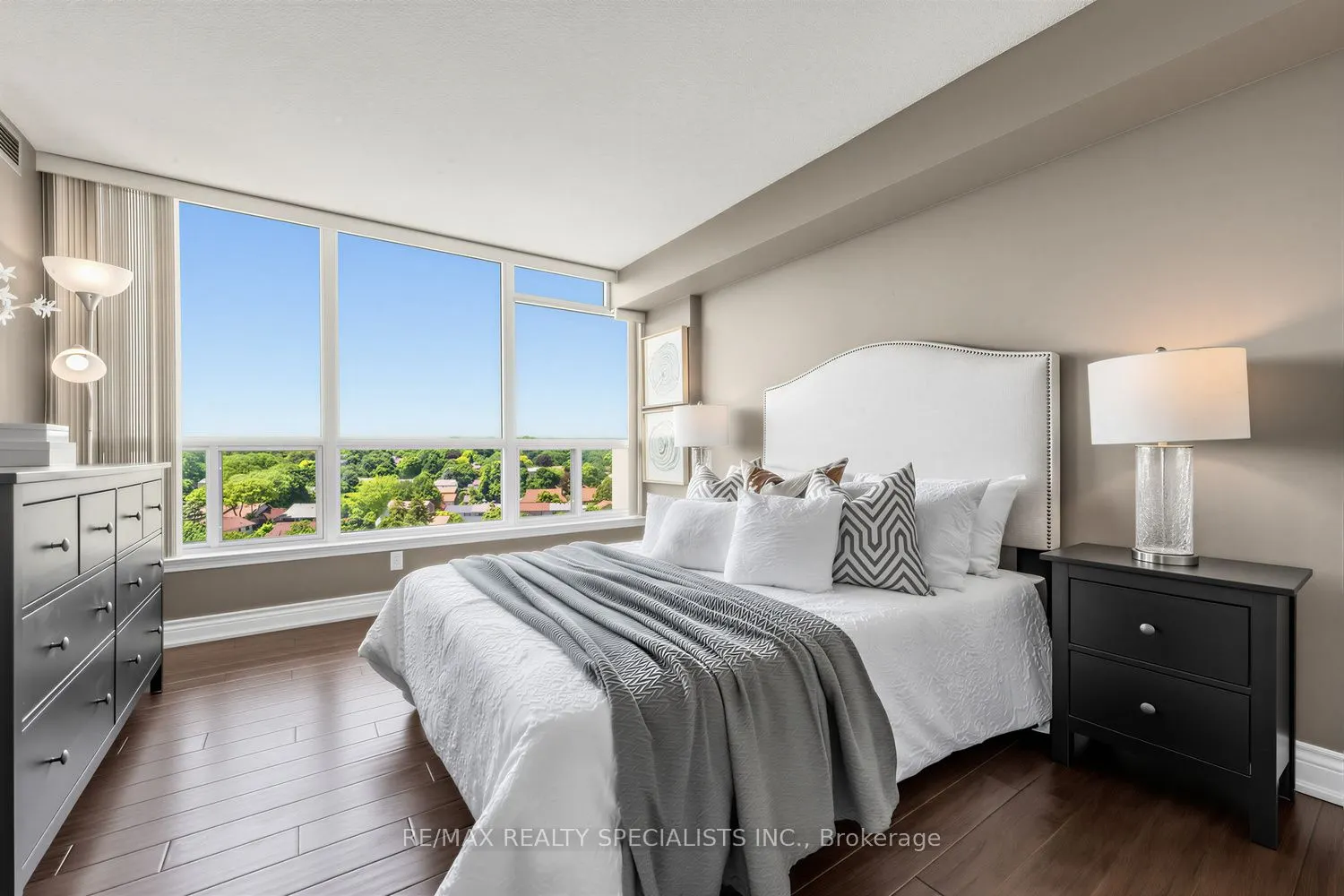 10 Laurelcrest Street #1006