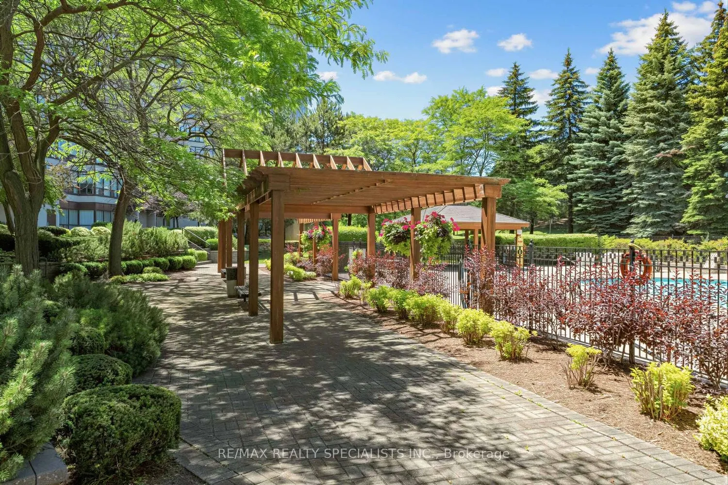 10 Laurelcrest Street #1006