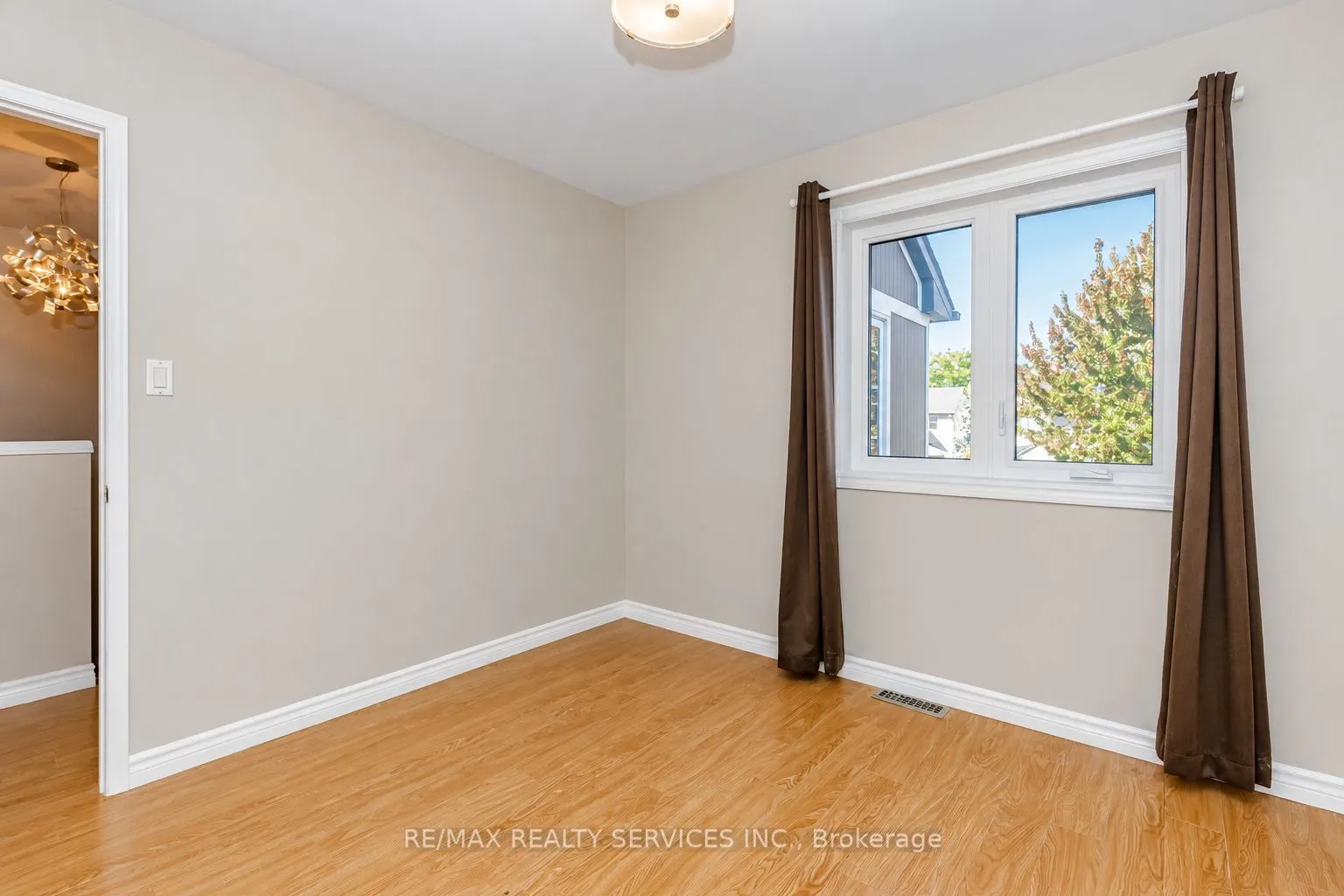 1857 Stevington Crescent