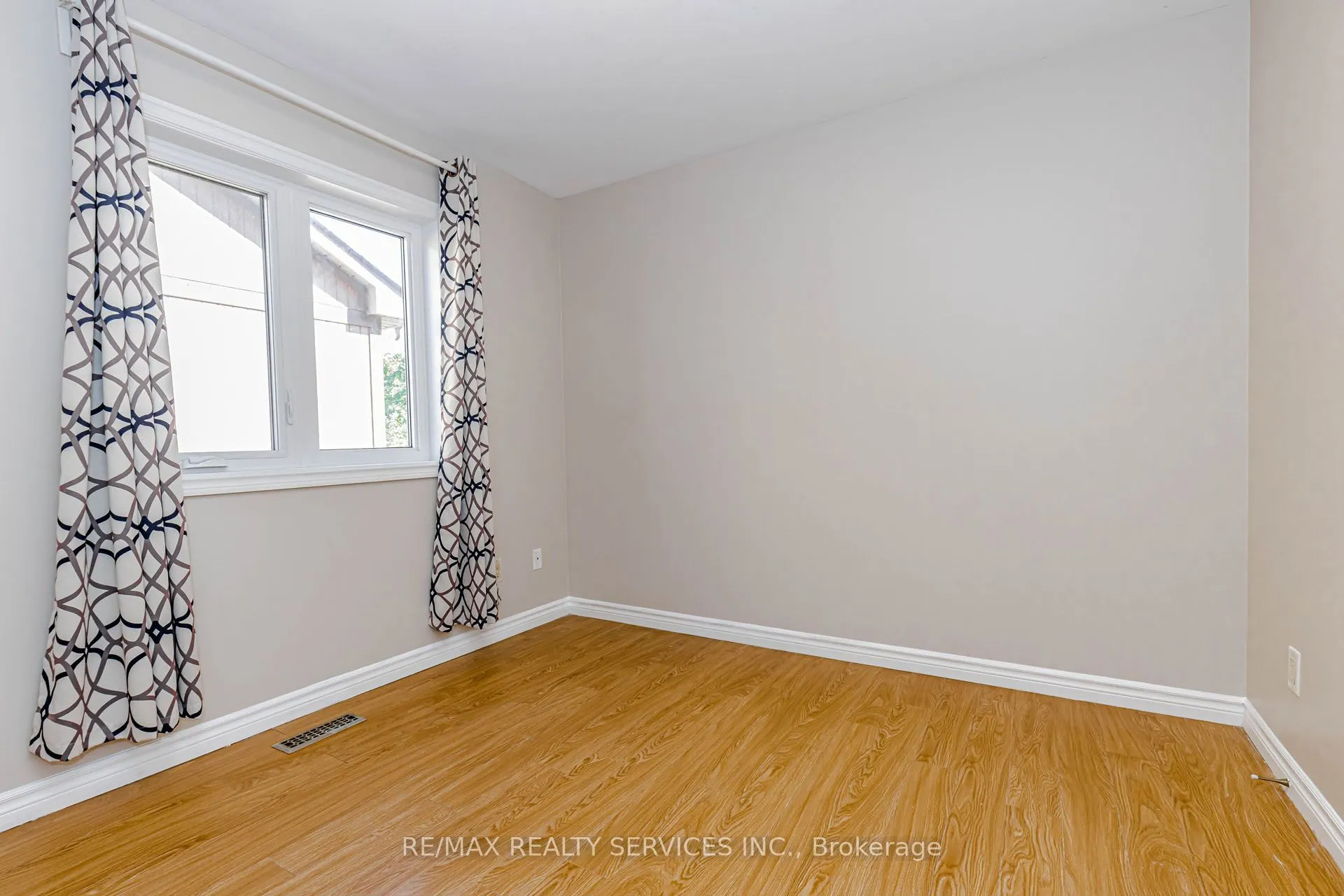 1857 Stevington Crescent