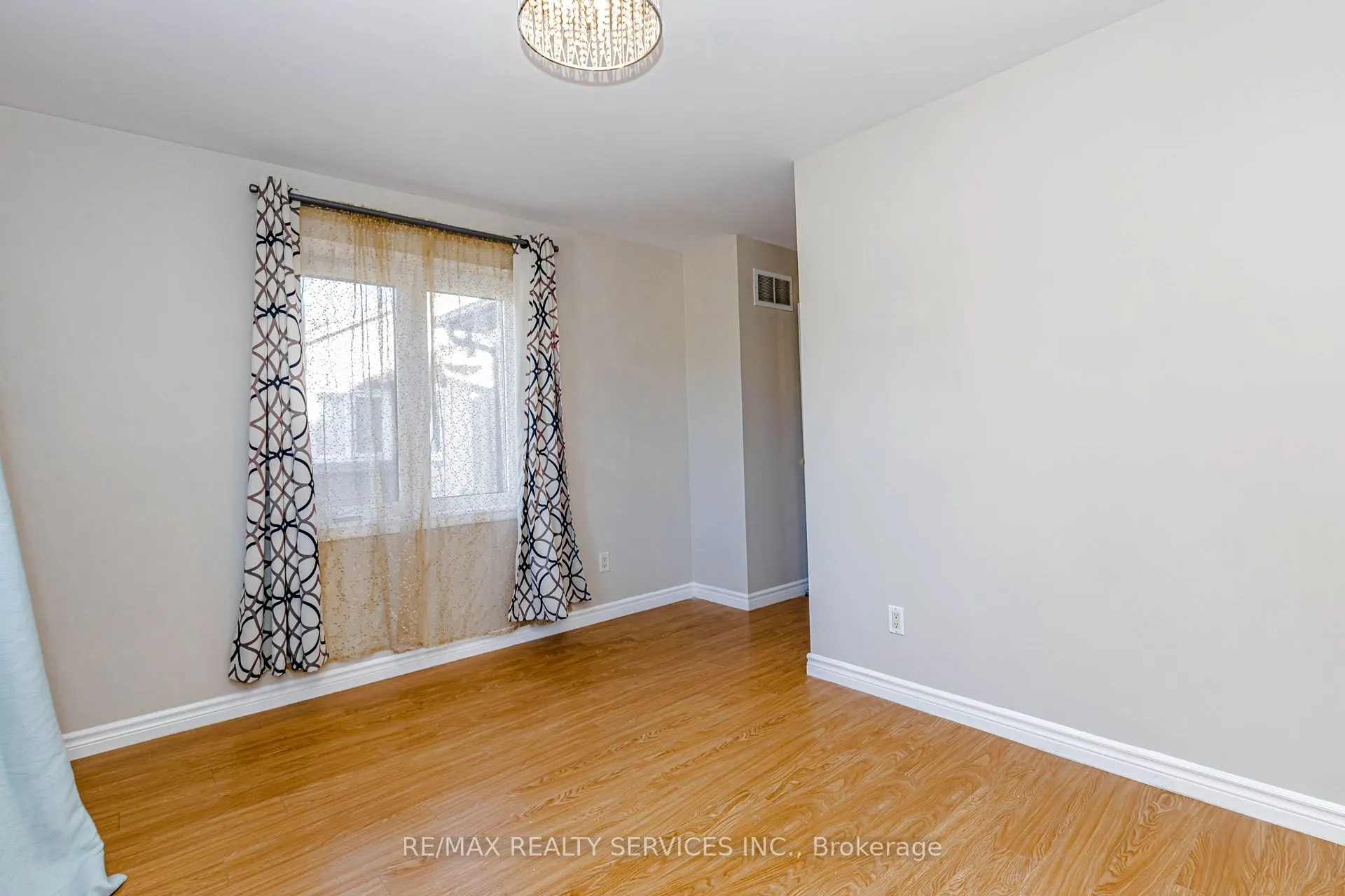 1857 Stevington Crescent
