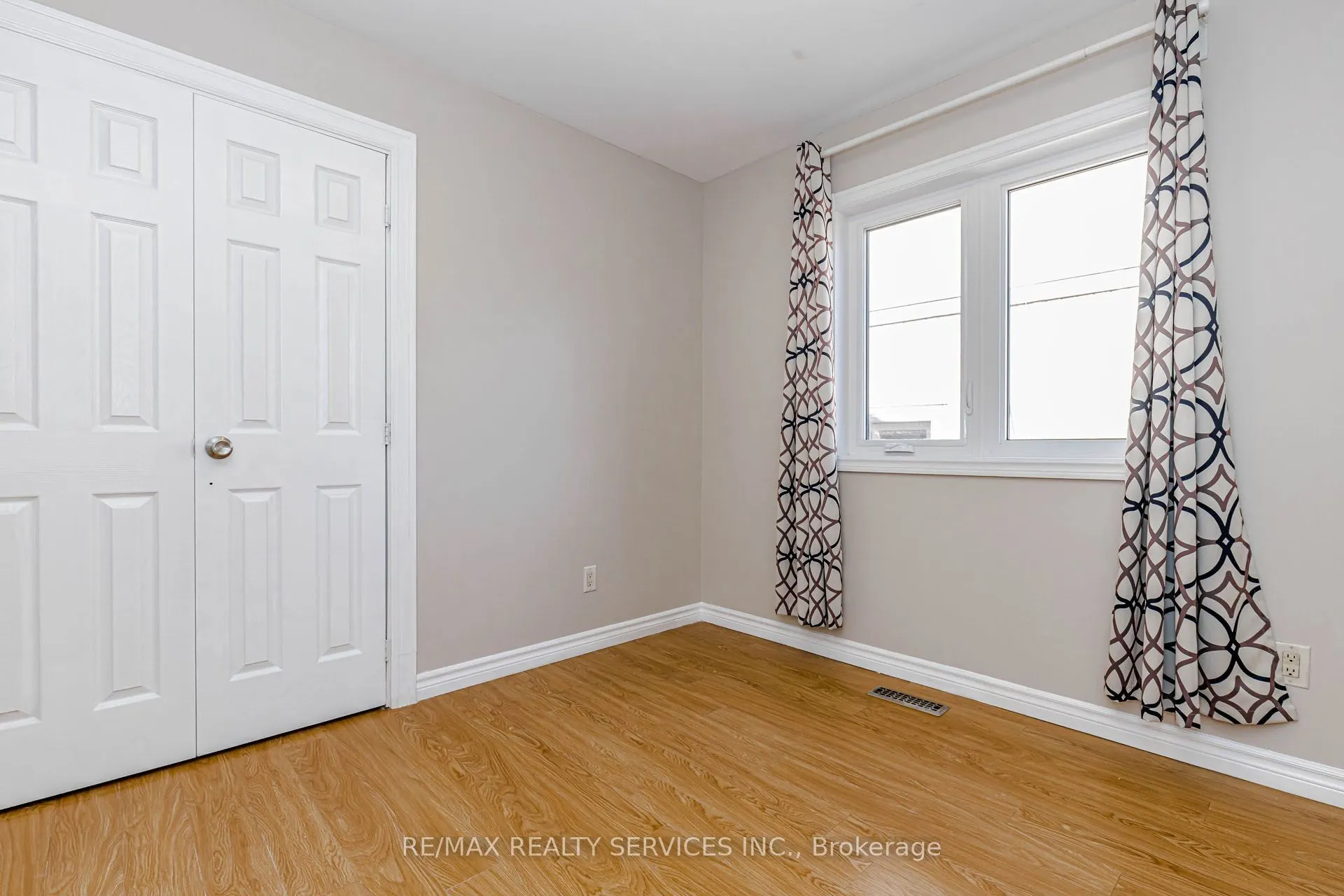 1857 Stevington Crescent
