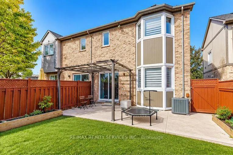 1857 Stevington Crescent