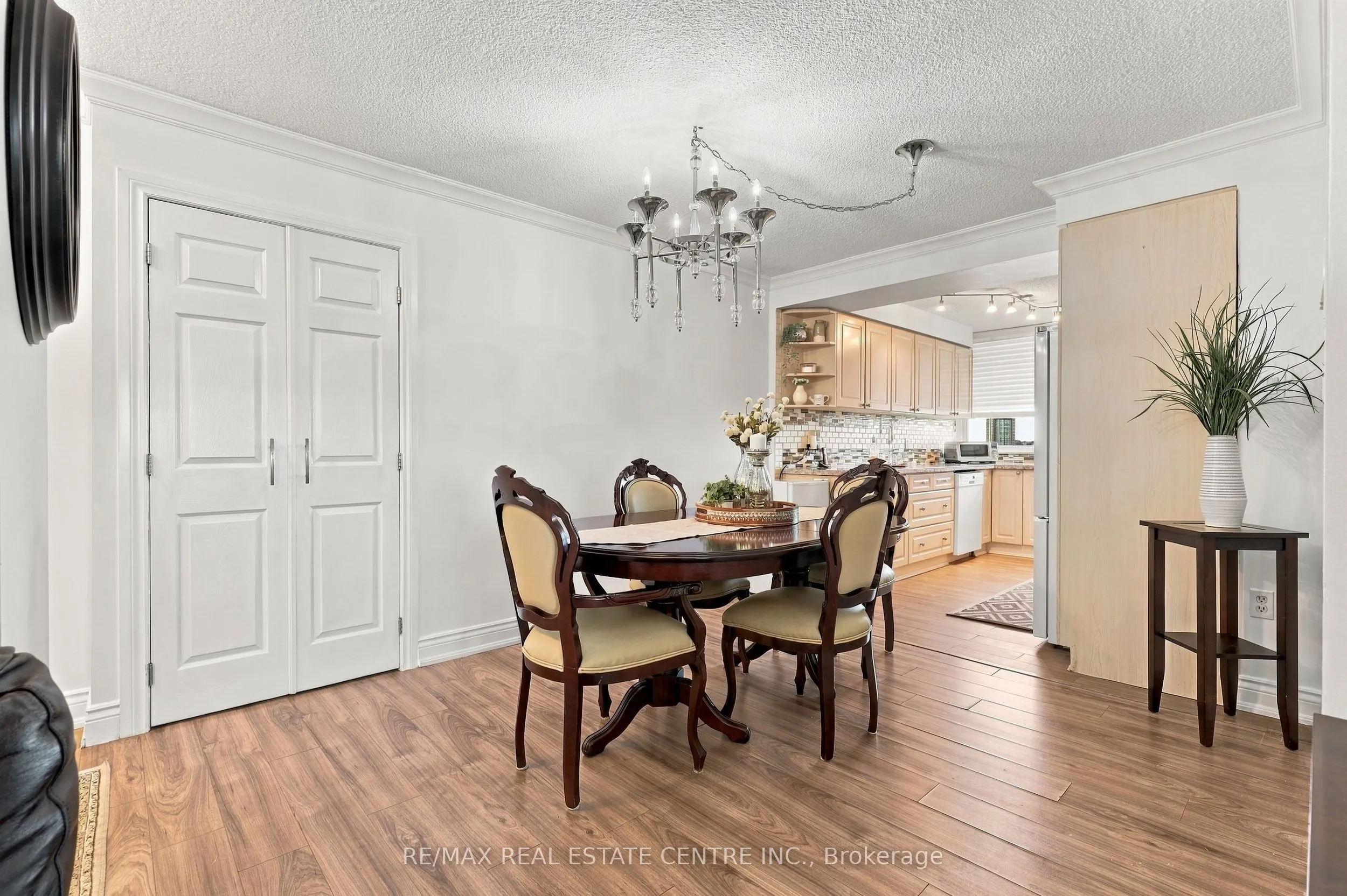 355 Rathburn Road E #1110