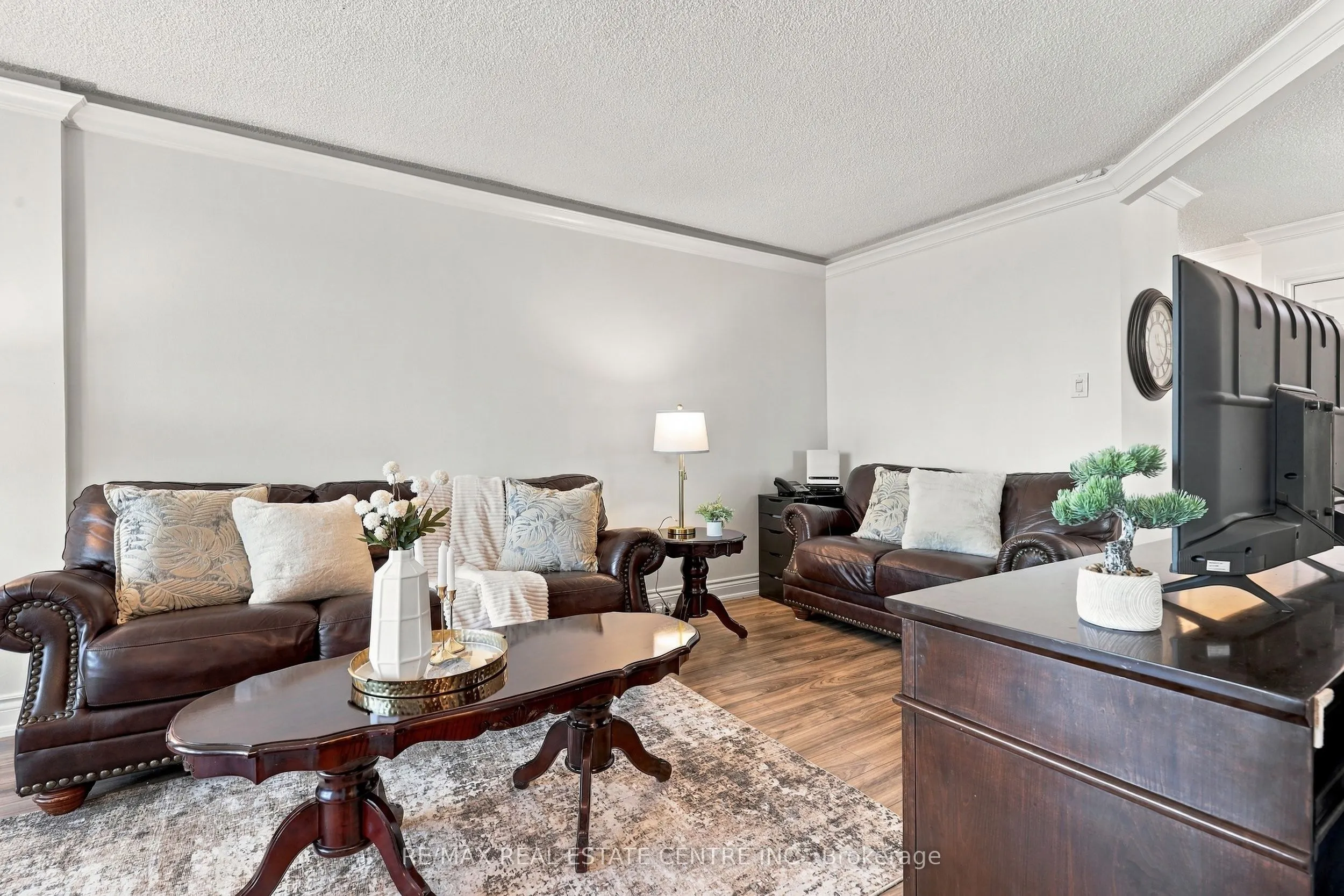 355 Rathburn Road E #1110