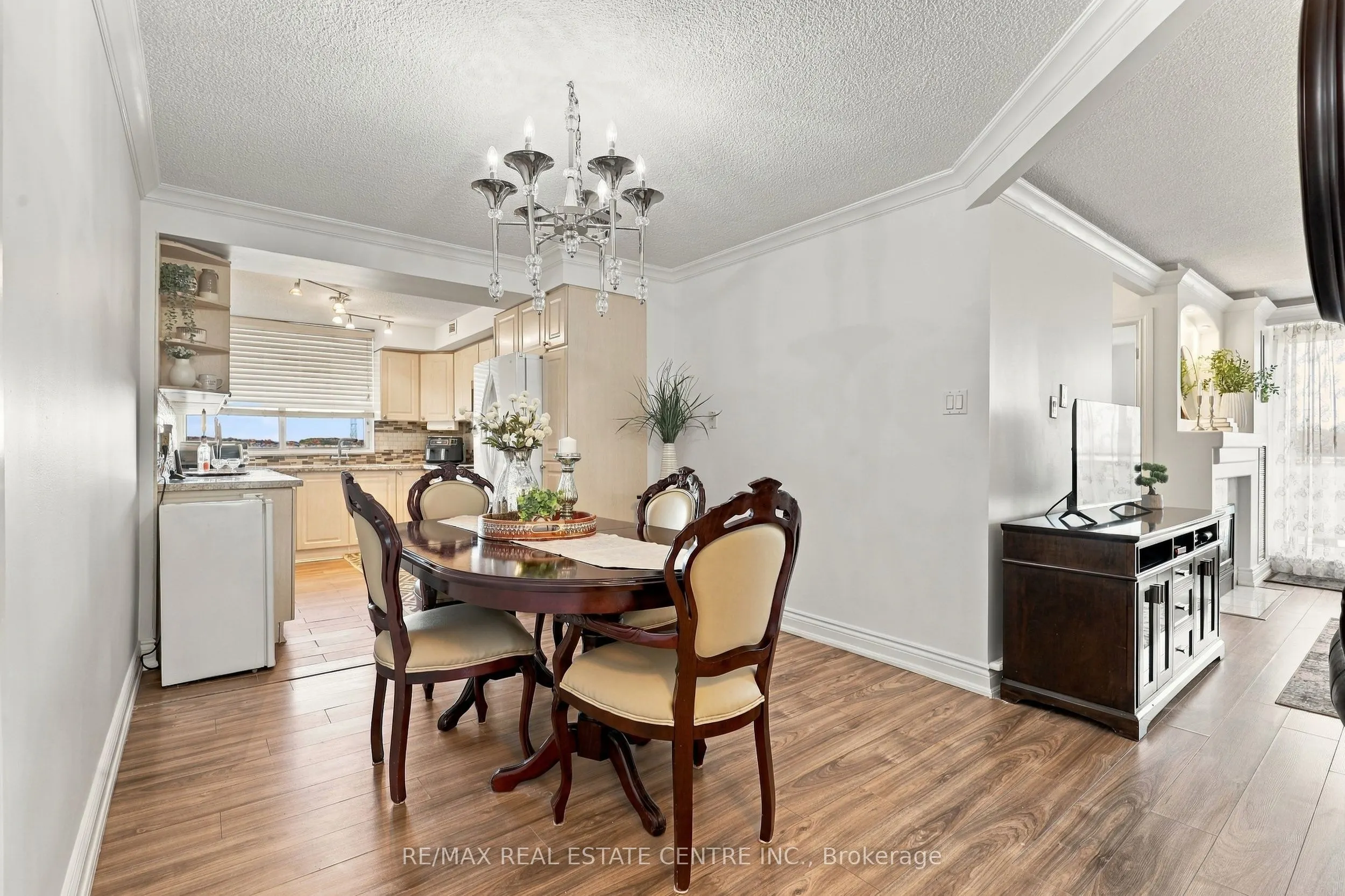 355 Rathburn Road E #1110