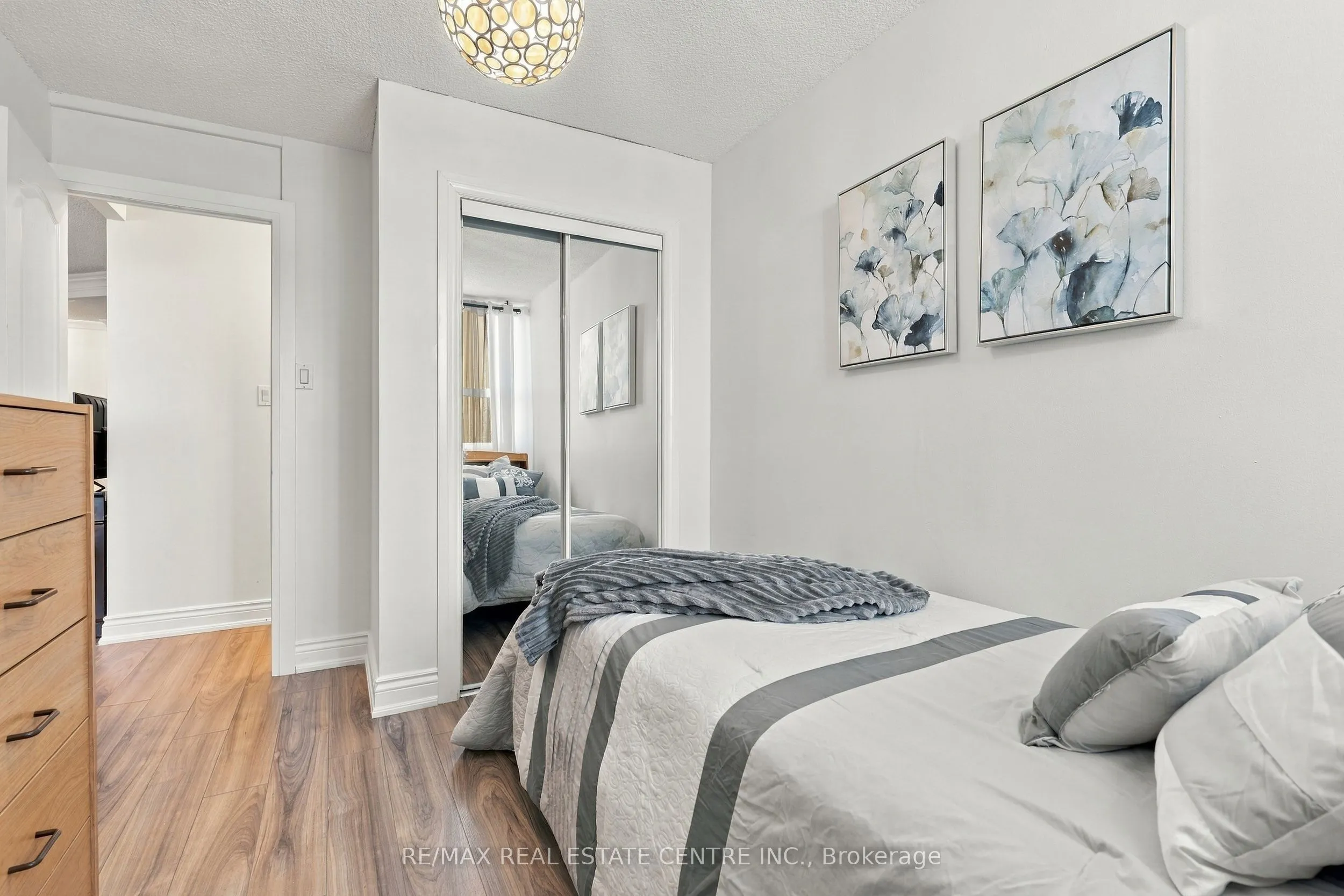 355 Rathburn Road E #1110