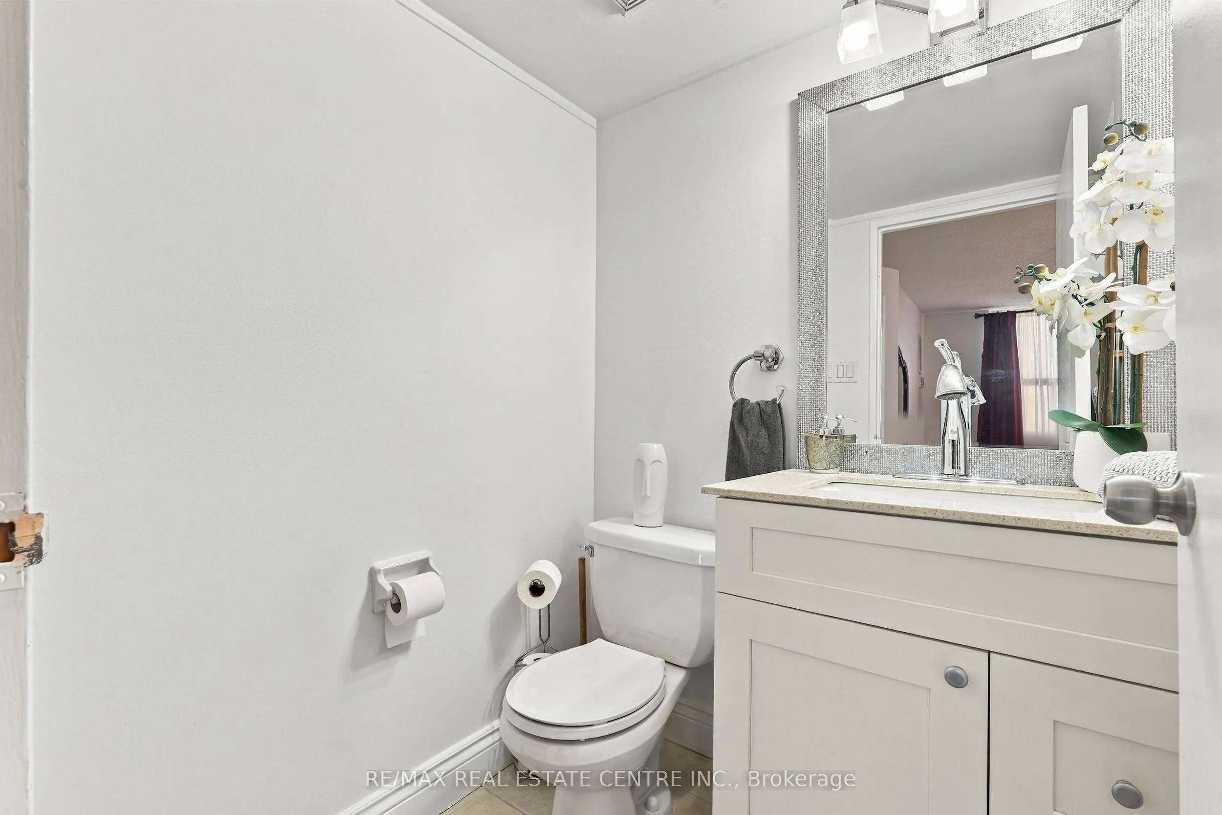 355 Rathburn Road E #1110