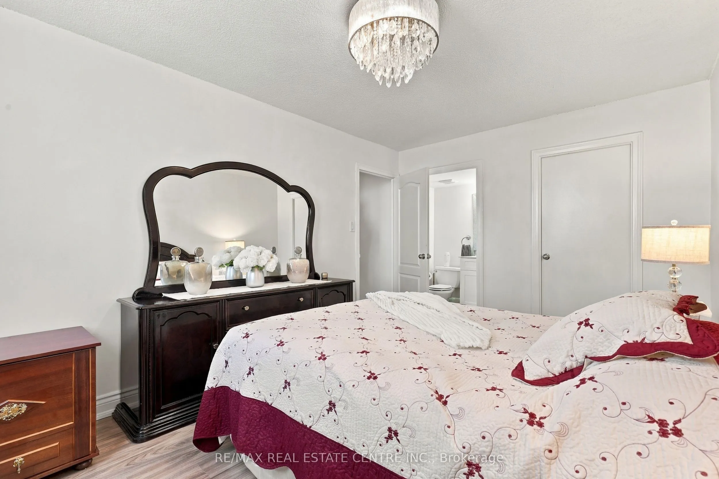 355 Rathburn Road E #1110