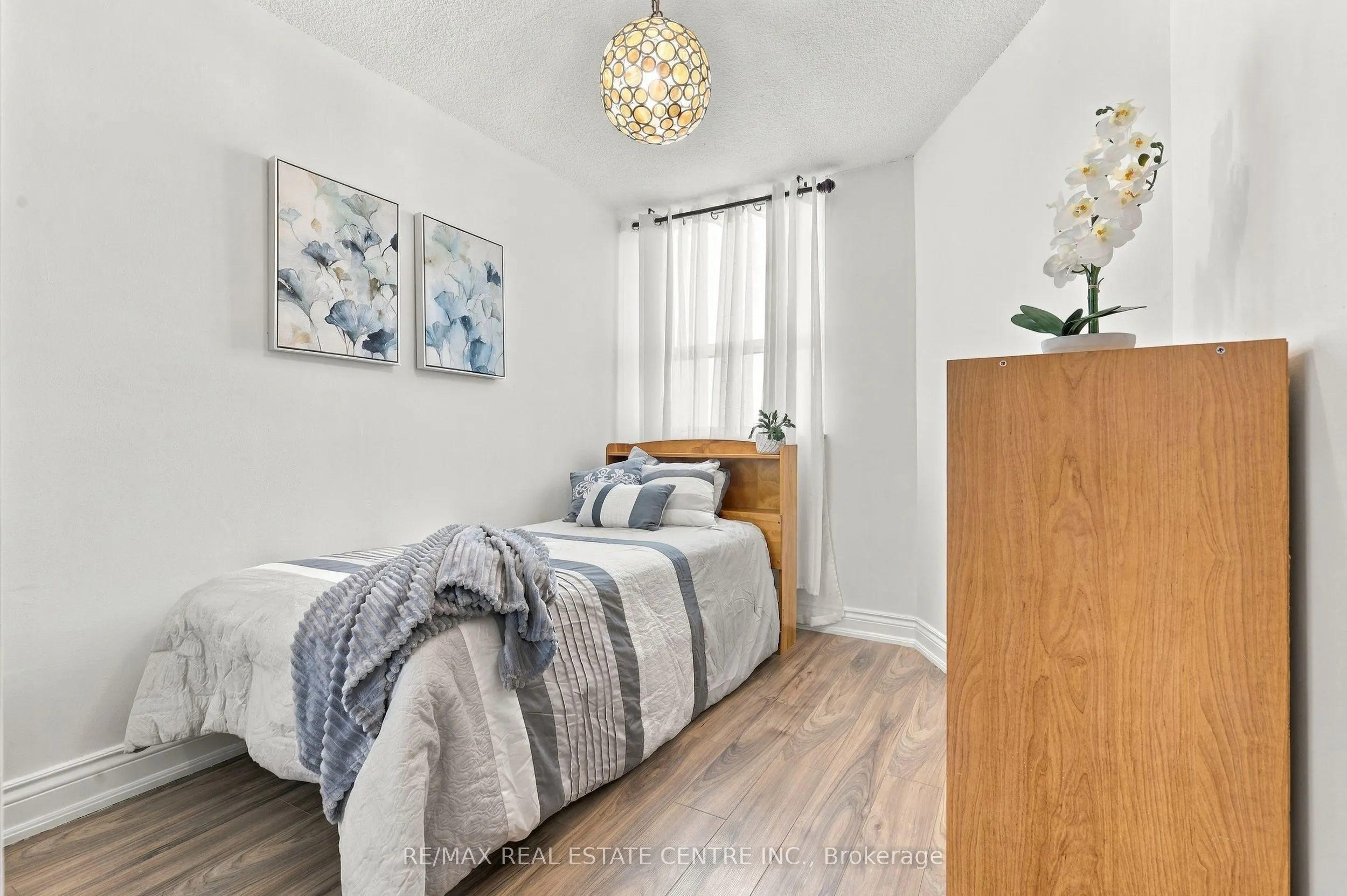 355 Rathburn Road E #1110
