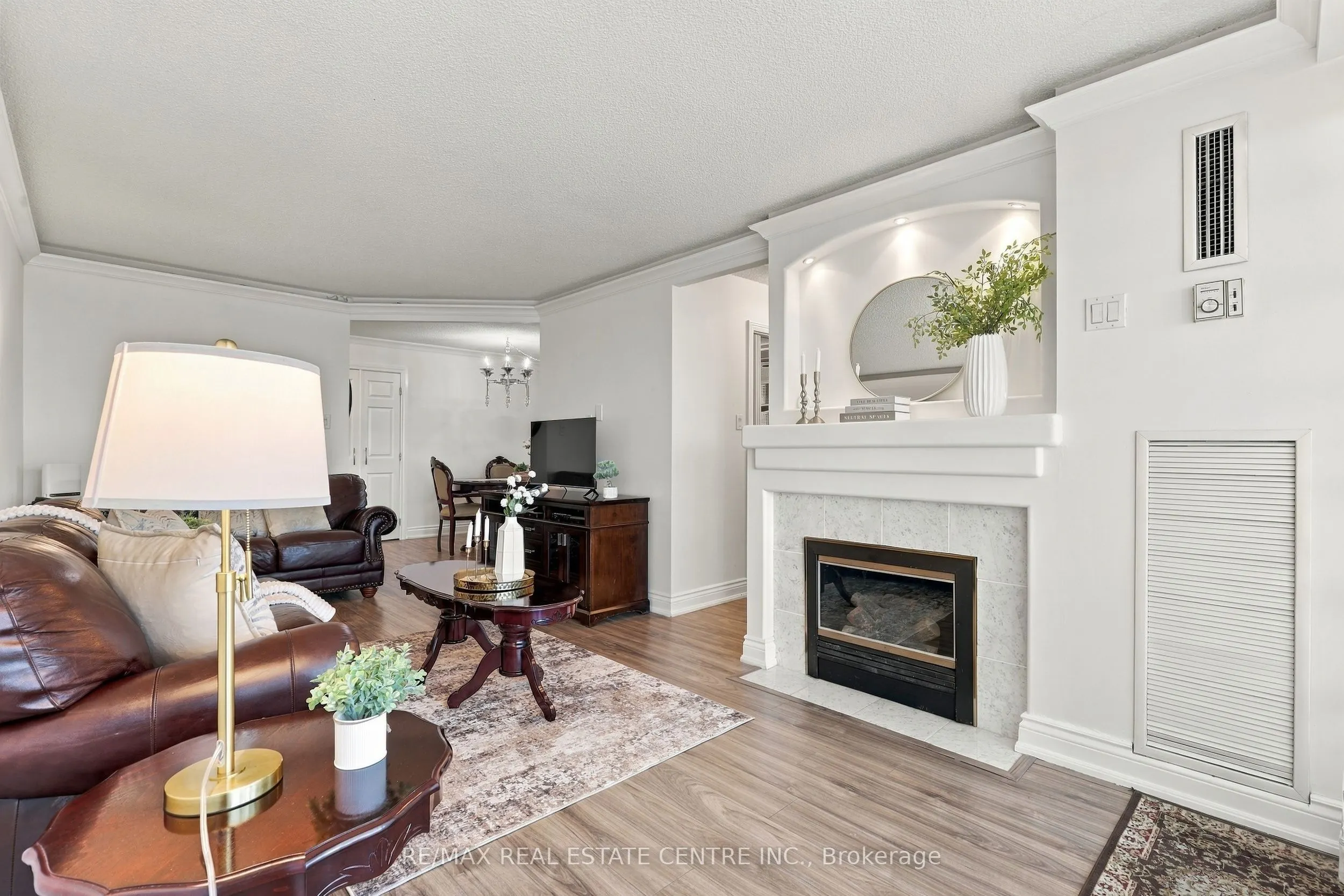 355 Rathburn Road E #1110