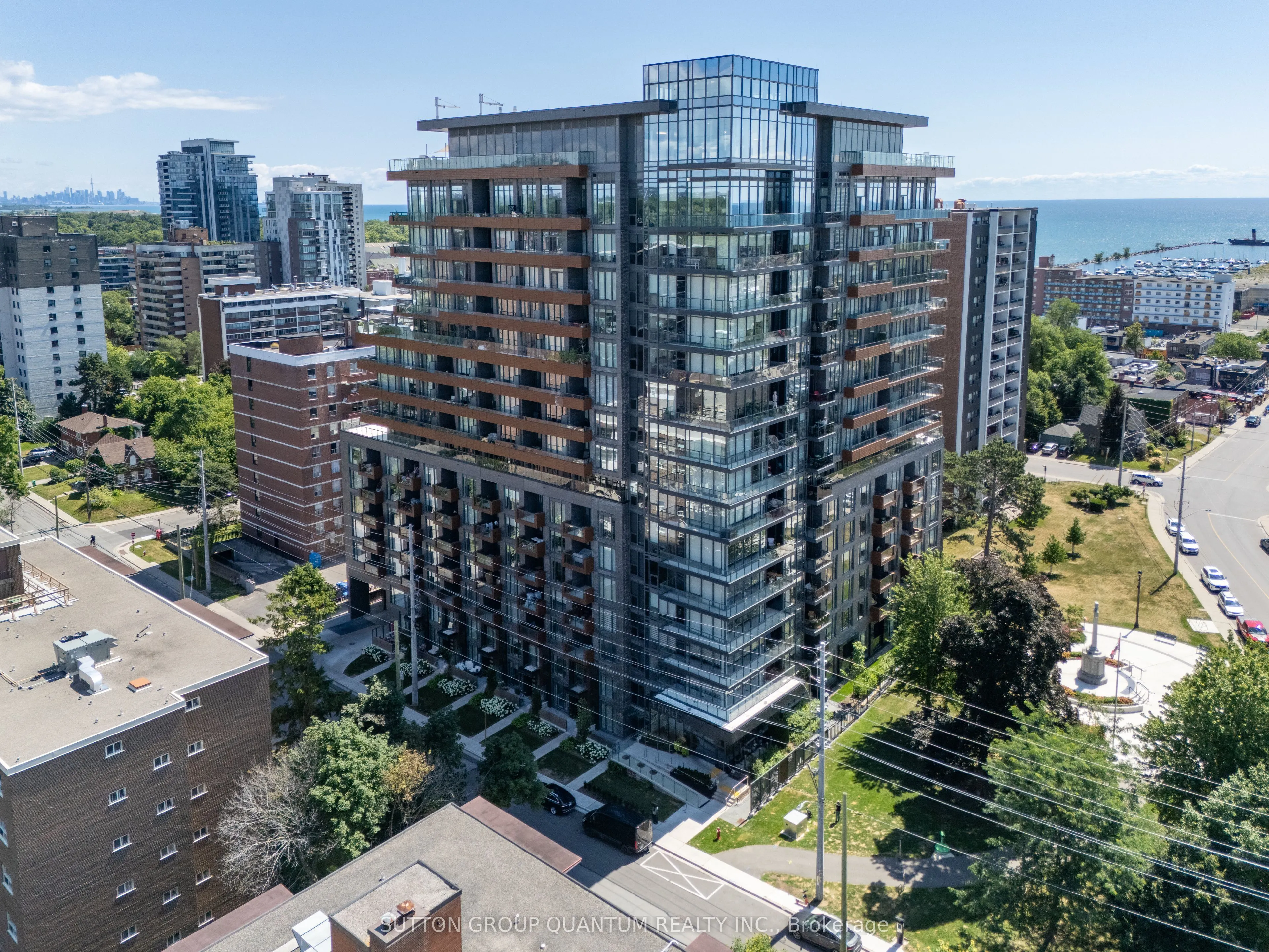 21 Park Street E #1009