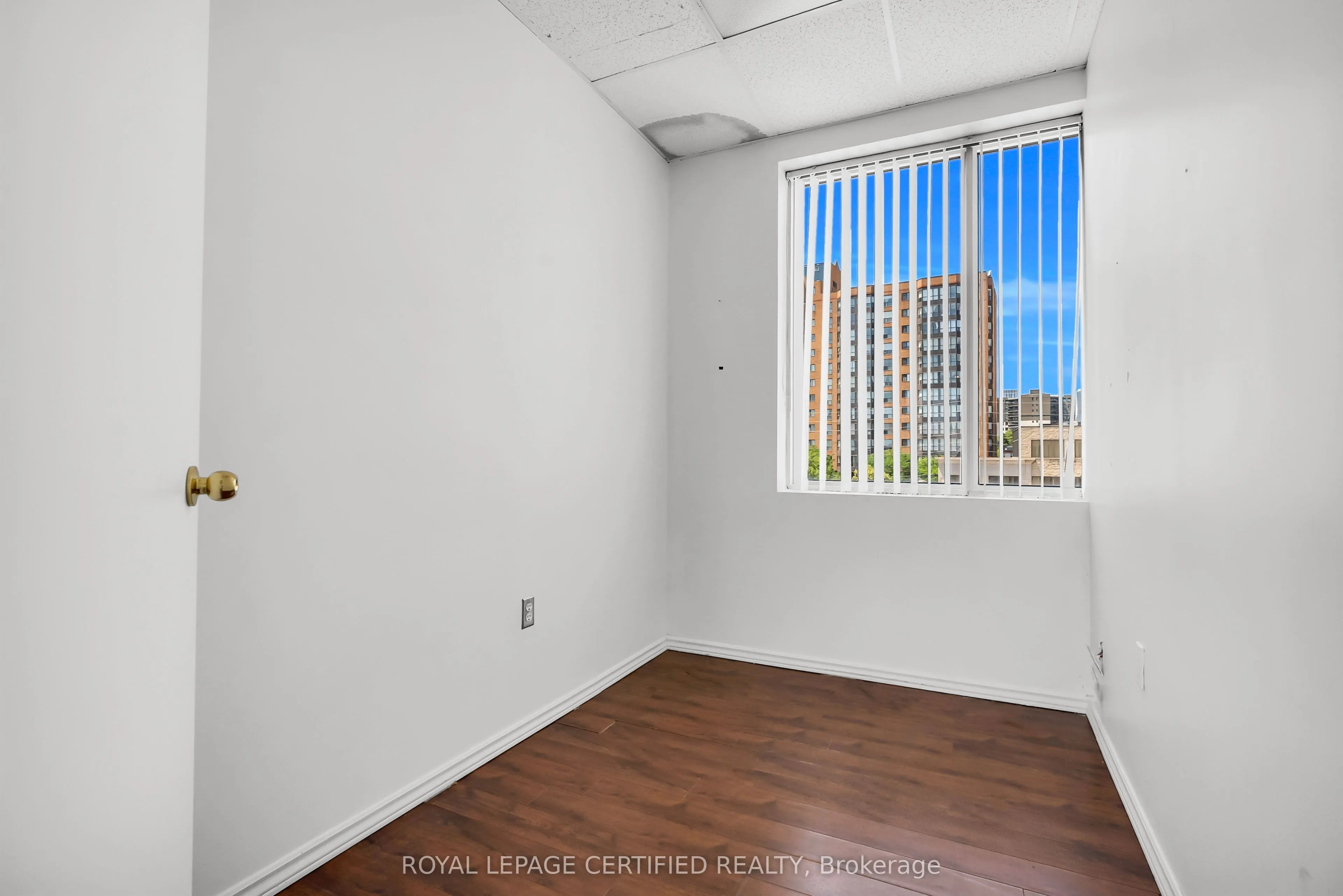 3024 Hurontario Street #304