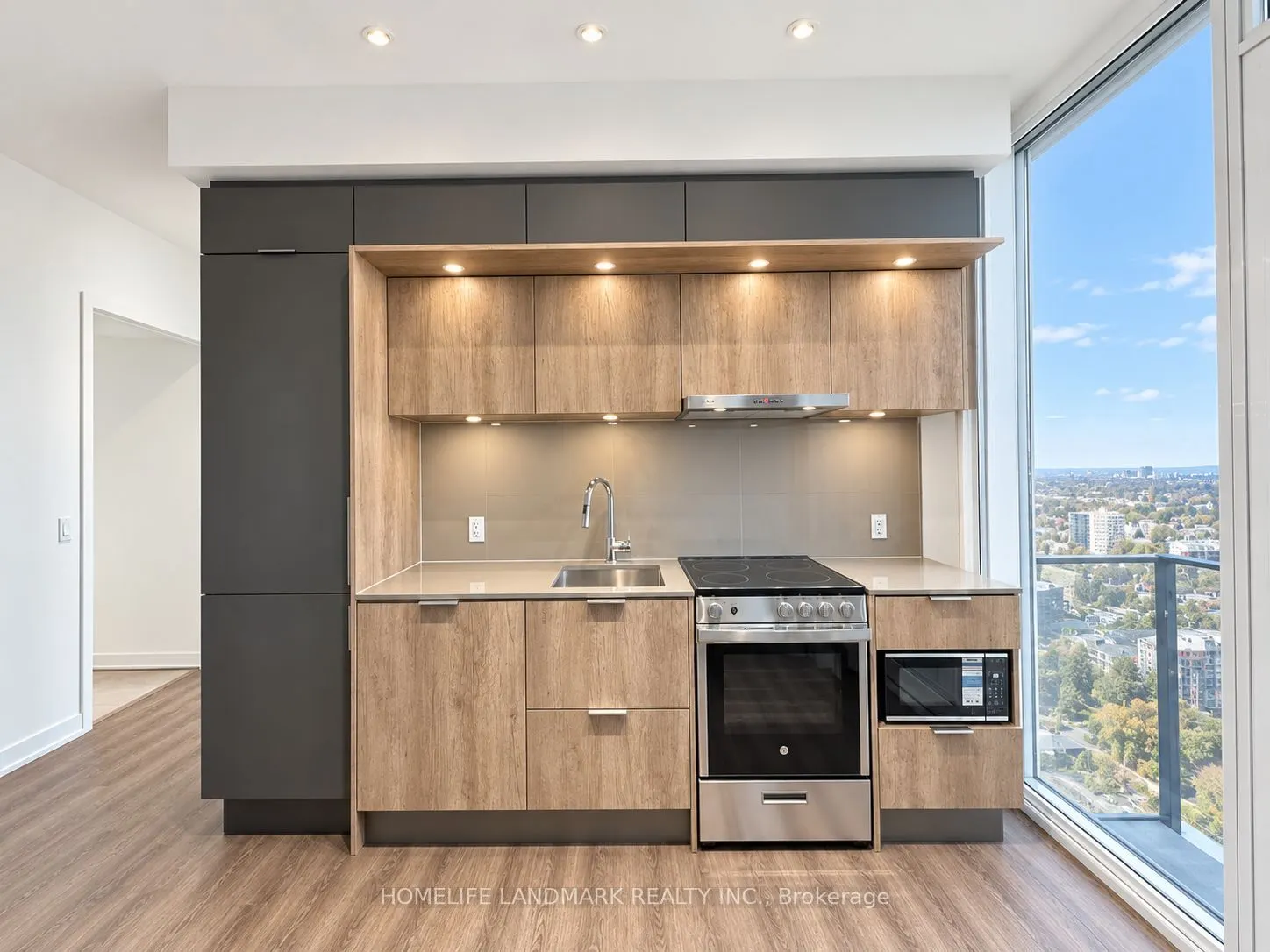 448 Burnhamthorpe Road W #5401
