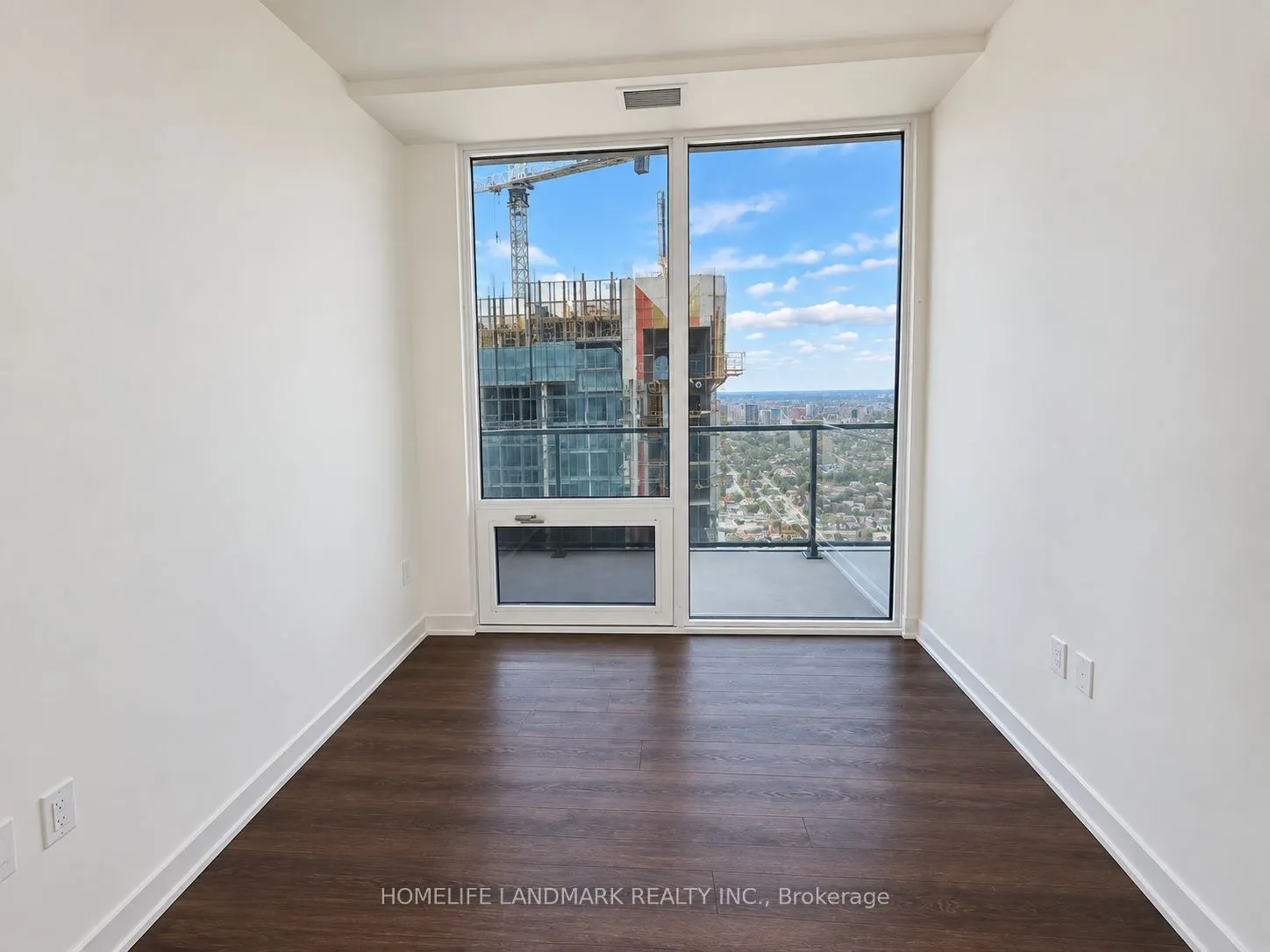 448 Burnhamthorpe Road W #5401