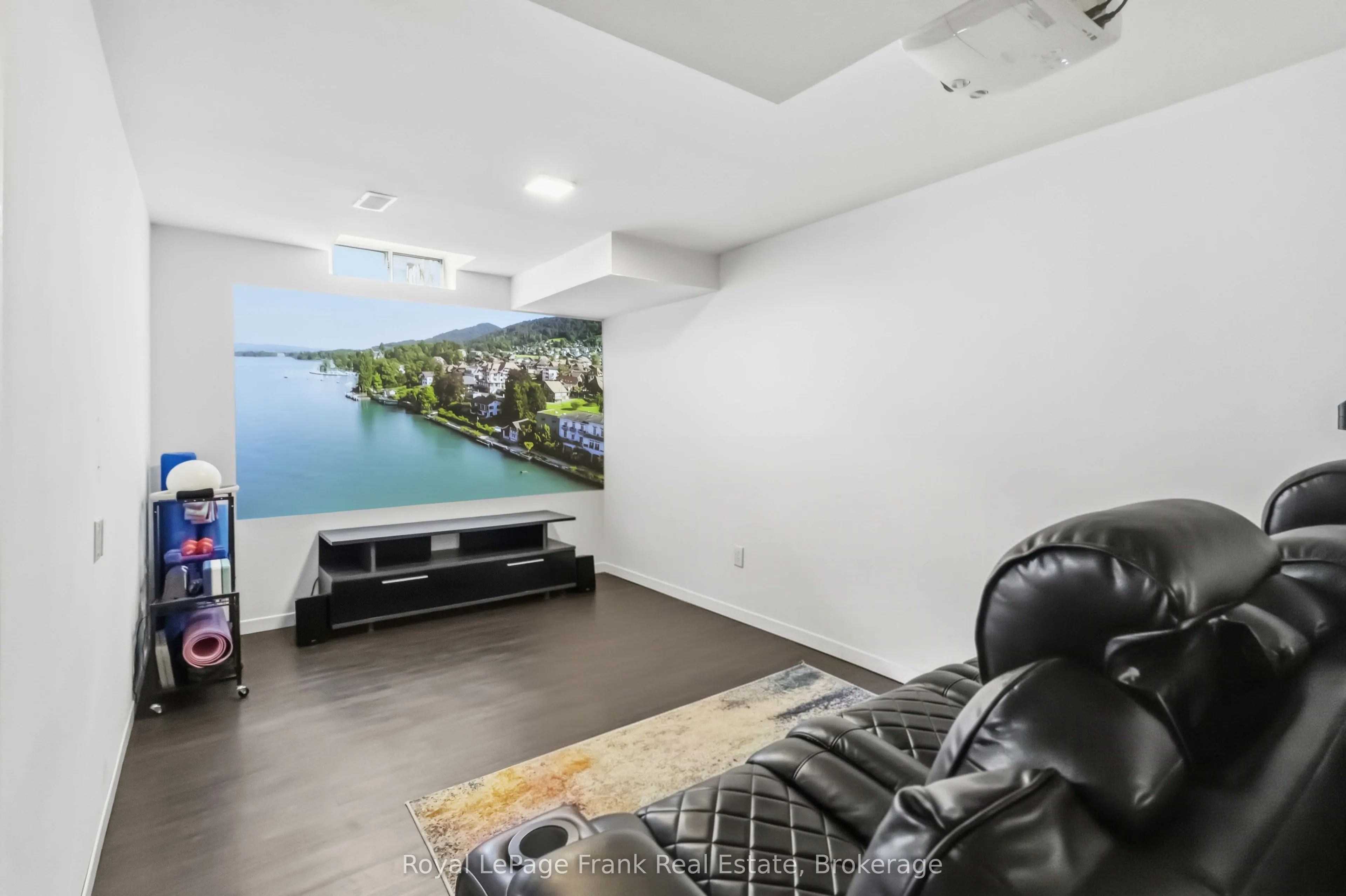 1385 Lakeshore Road W #27