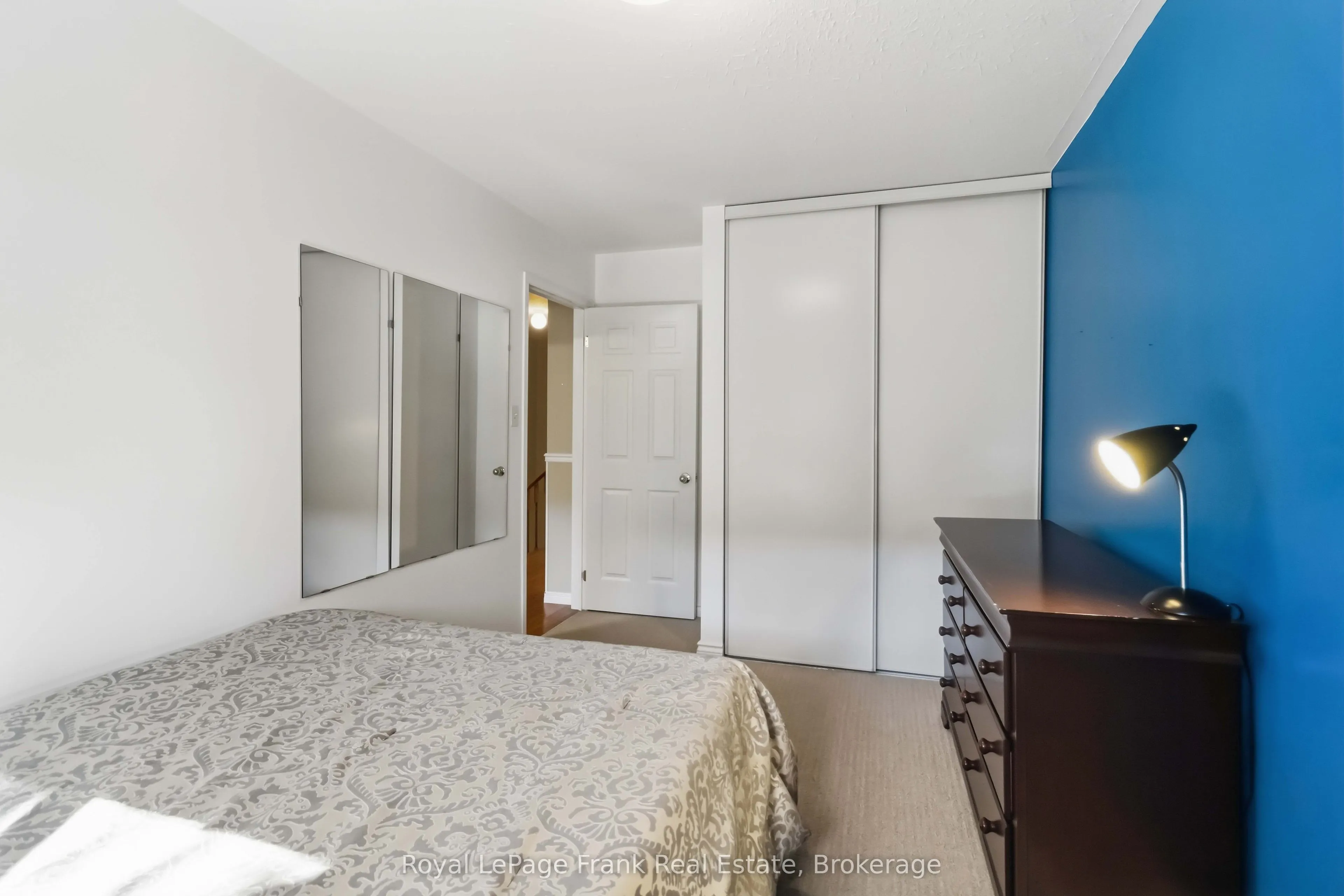 1385 Lakeshore Road W #27