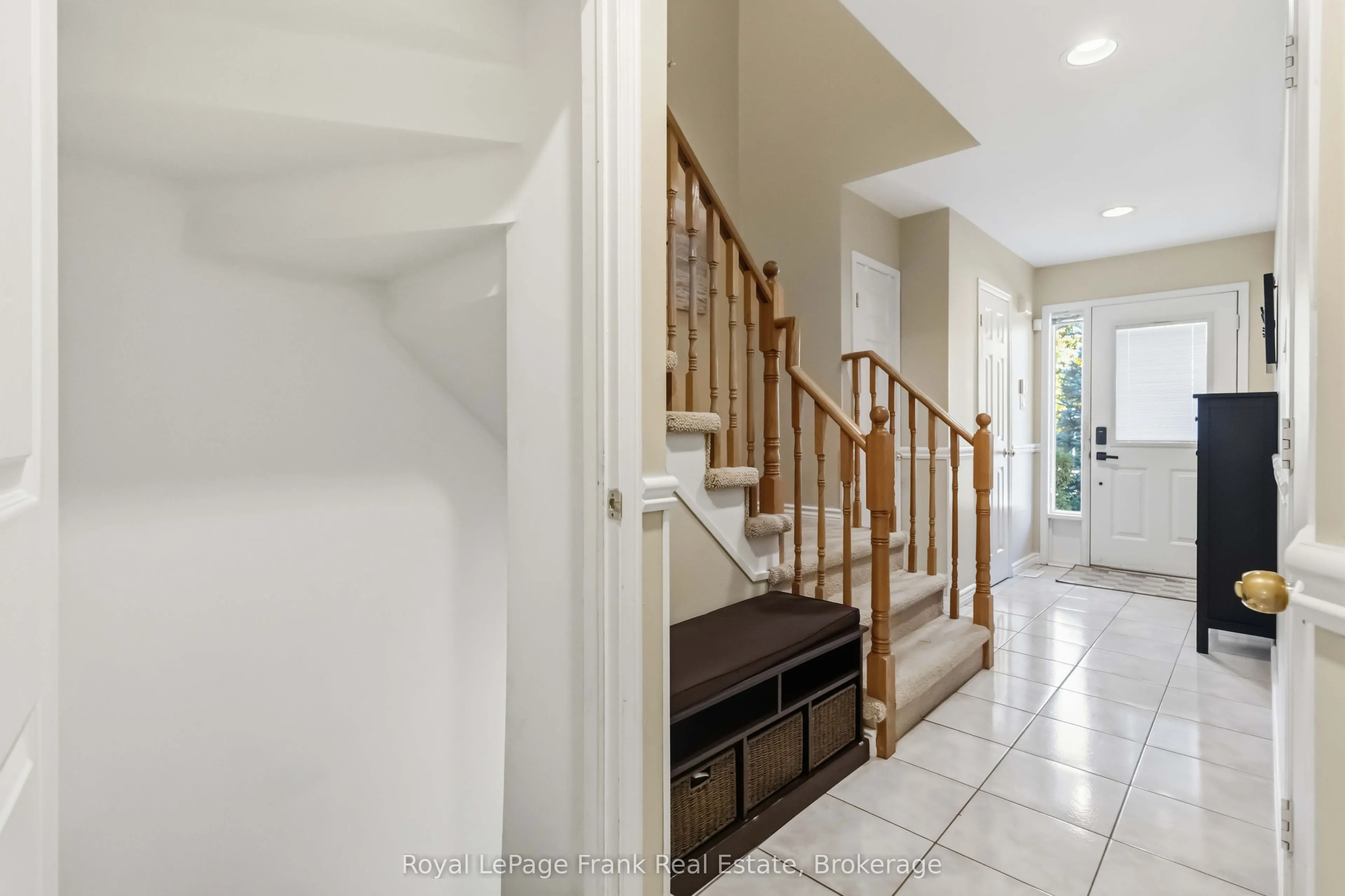 1385 Lakeshore Road W #27